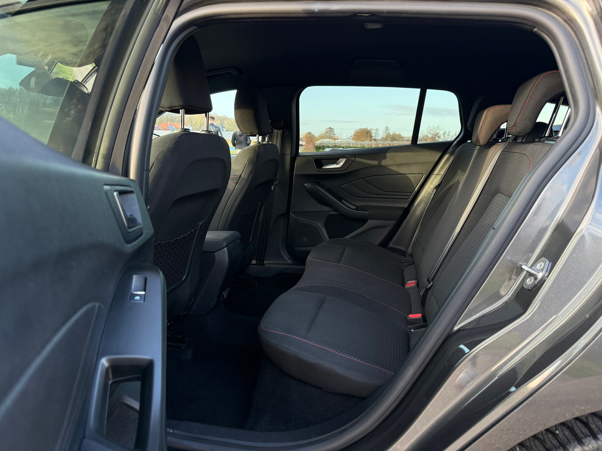 Ford Focus Wagon 1.0 EcoBoost 155 PK Hybrid ST Line (2025), foto 8