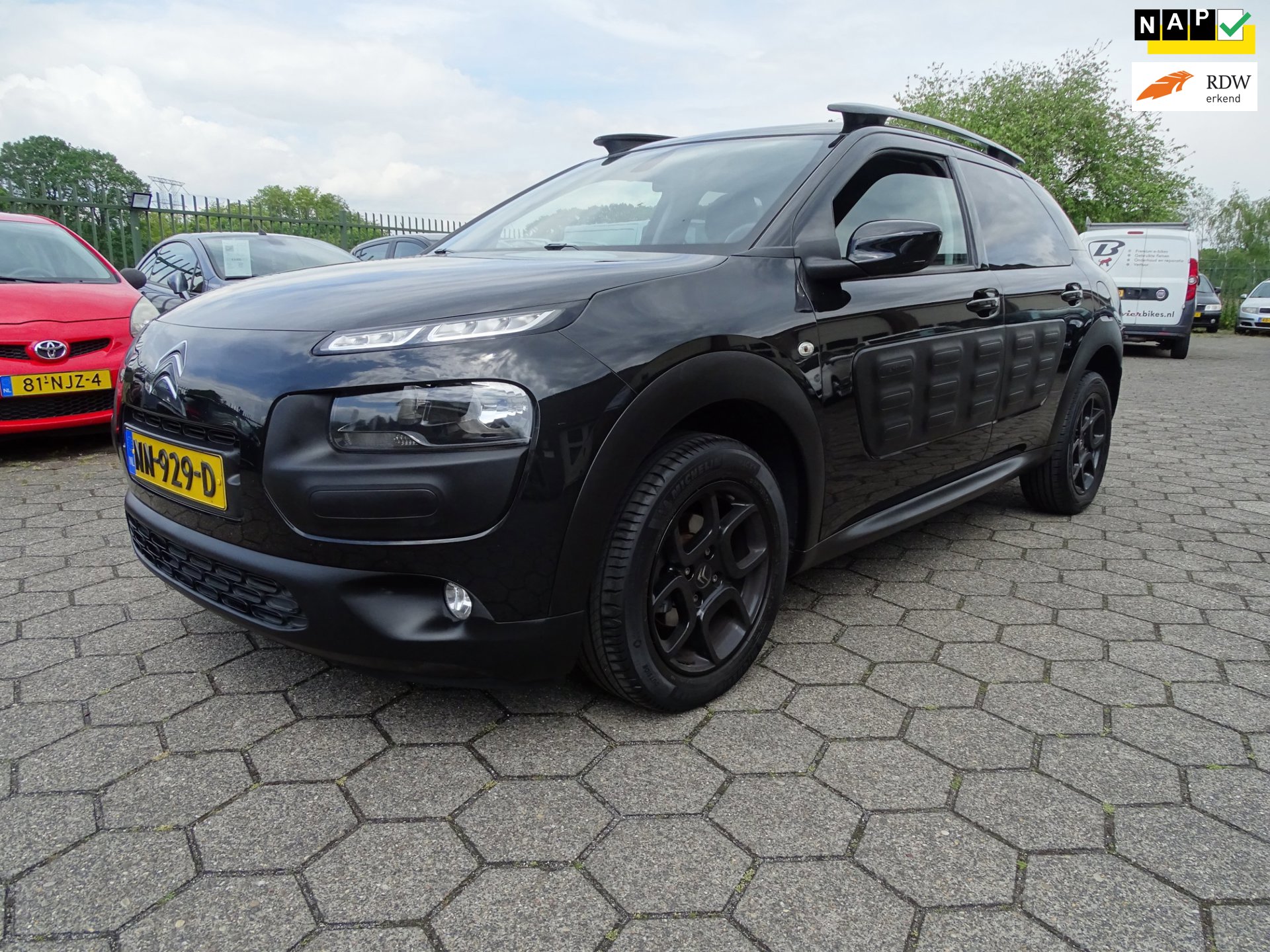 Citroen C4 Cactus 1.2 PureTech Shine (2017), foto 1