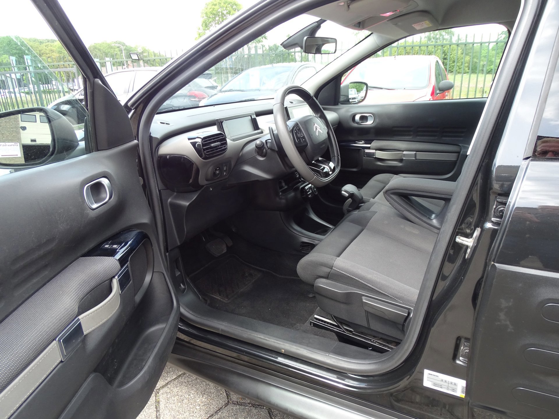 Citroen C4 Cactus 1.2 PureTech Shine (2017), foto 7