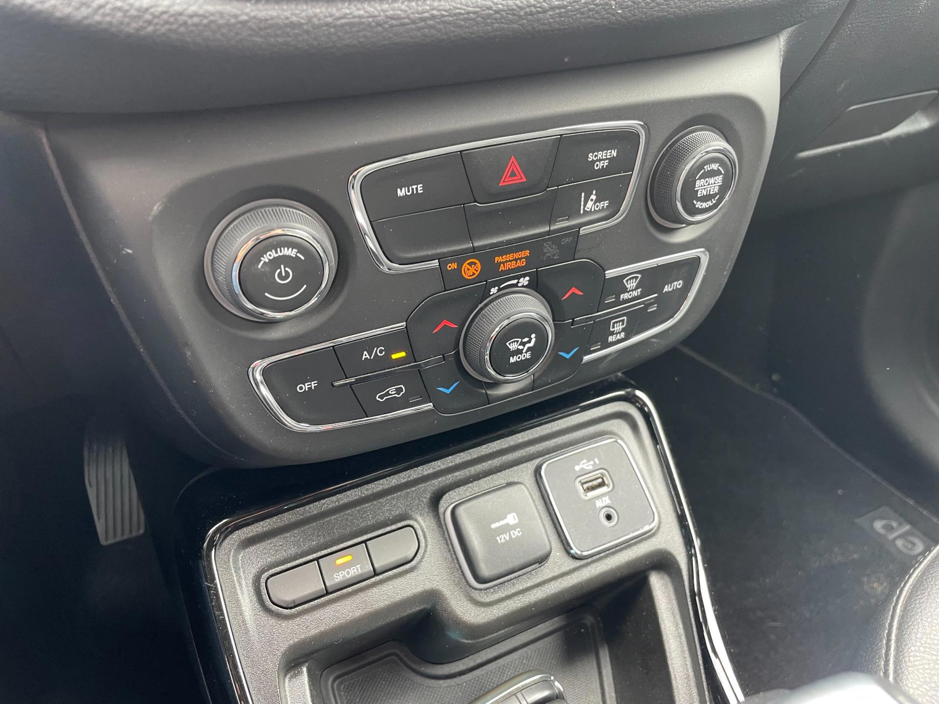 Jeep Compass 1.3T Night Eagle Liberty Edition (2021), foto 22