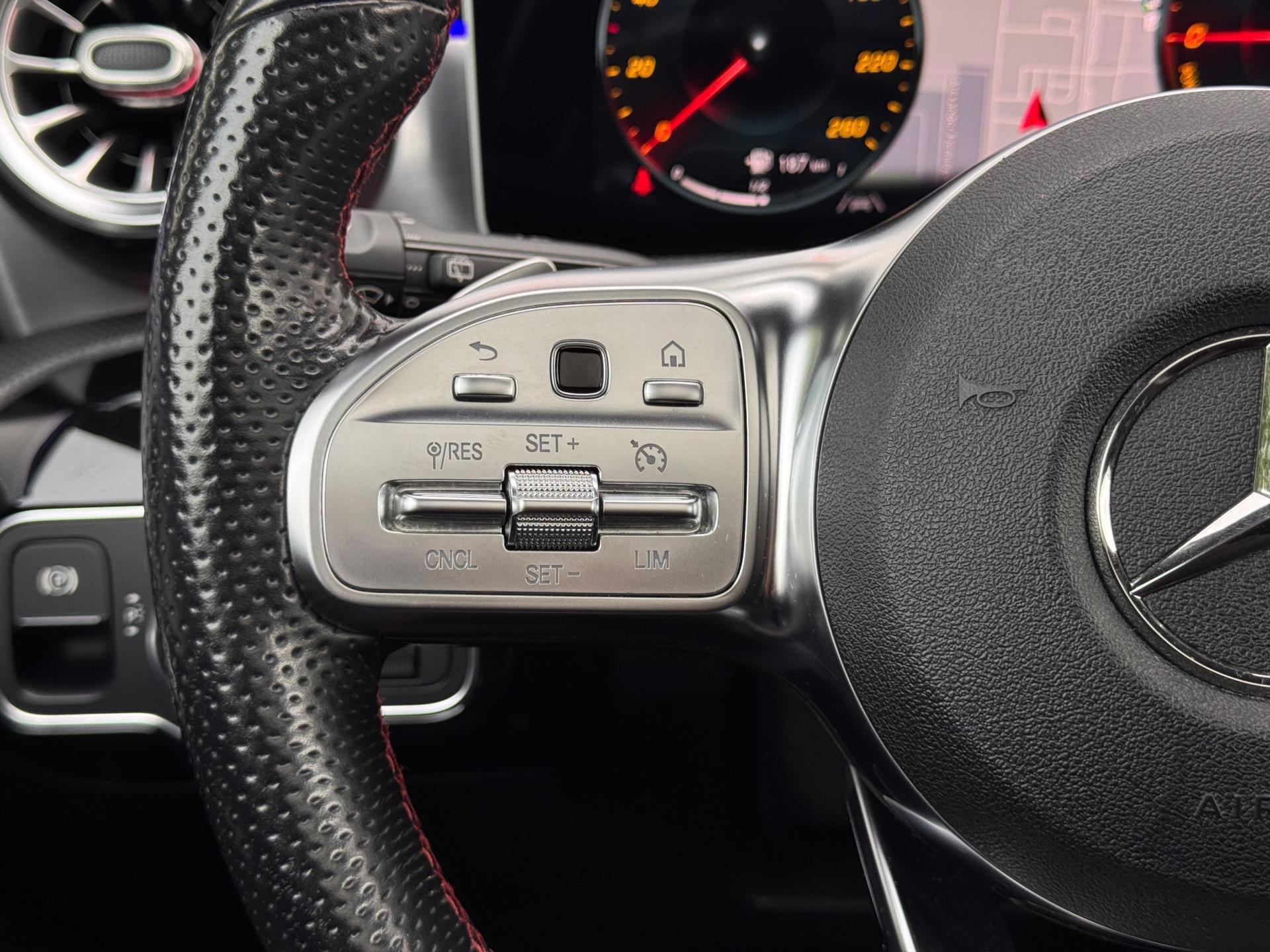 Mercedes-Benz A-klasse 250 e AMG (2020), foto 15