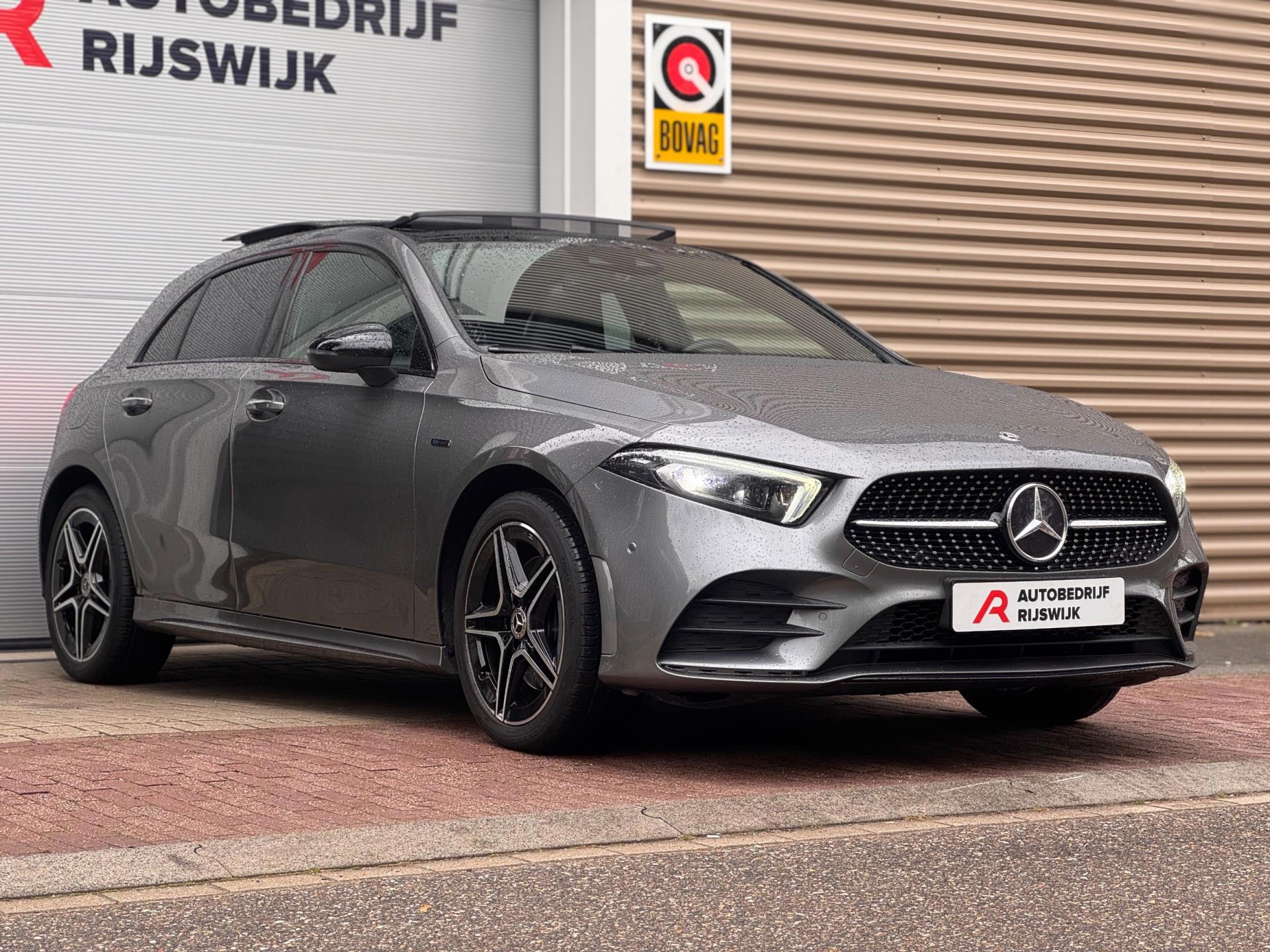 Mercedes-Benz A-klasse 250 e AMG (2020), foto 9