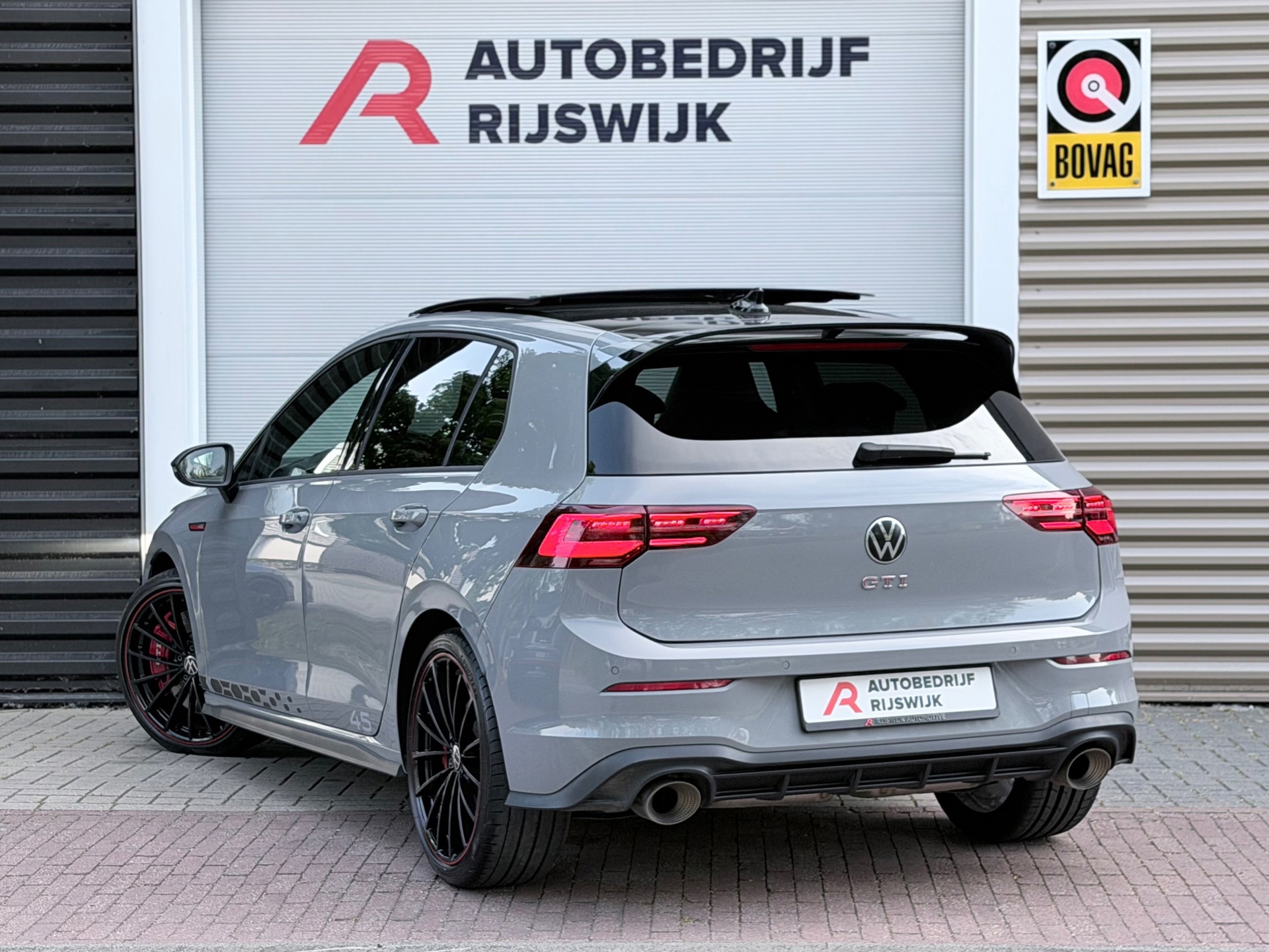 Volkswagen Golf 2.0 TSI GTI Clubsport 45 Akra (2022), foto 3