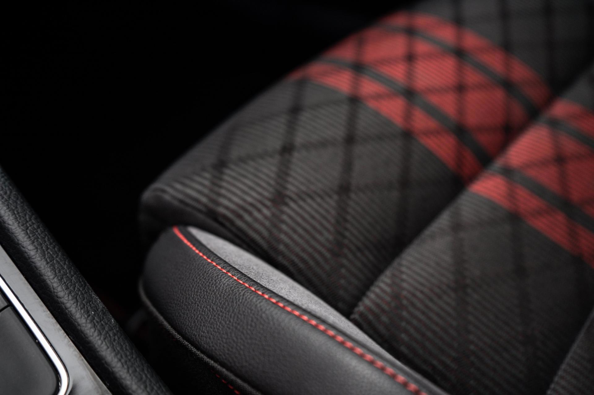 Volkswagen Golf 2.0 TSI GTI TCR 290PK (2019), foto 26