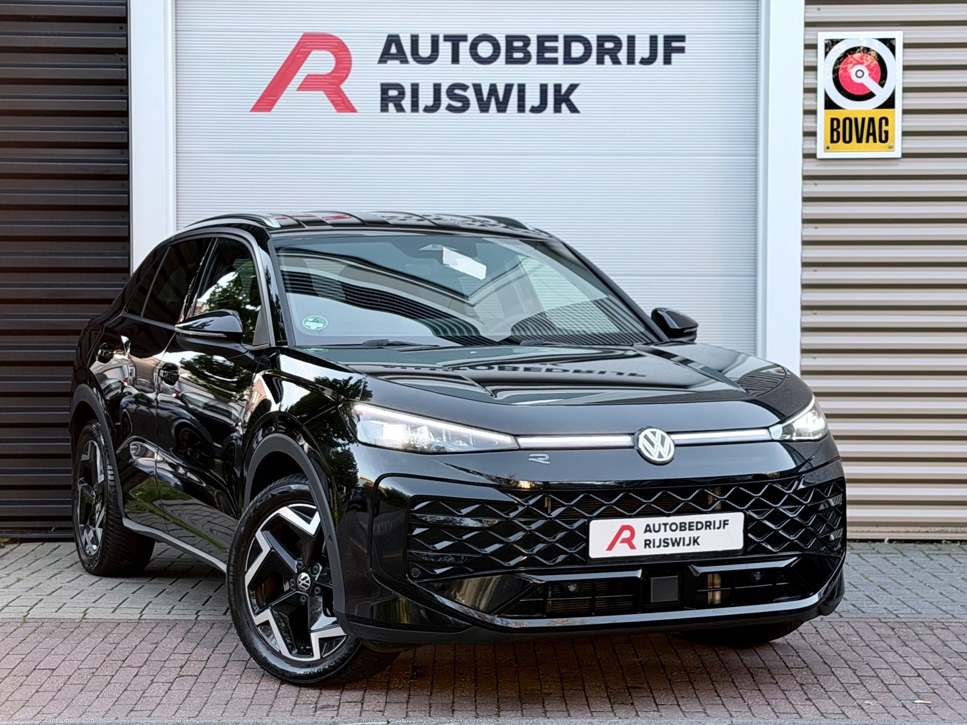 Volkswagen T-Roc 1.5 eTSI R-Line Matrix (2026), foto 6