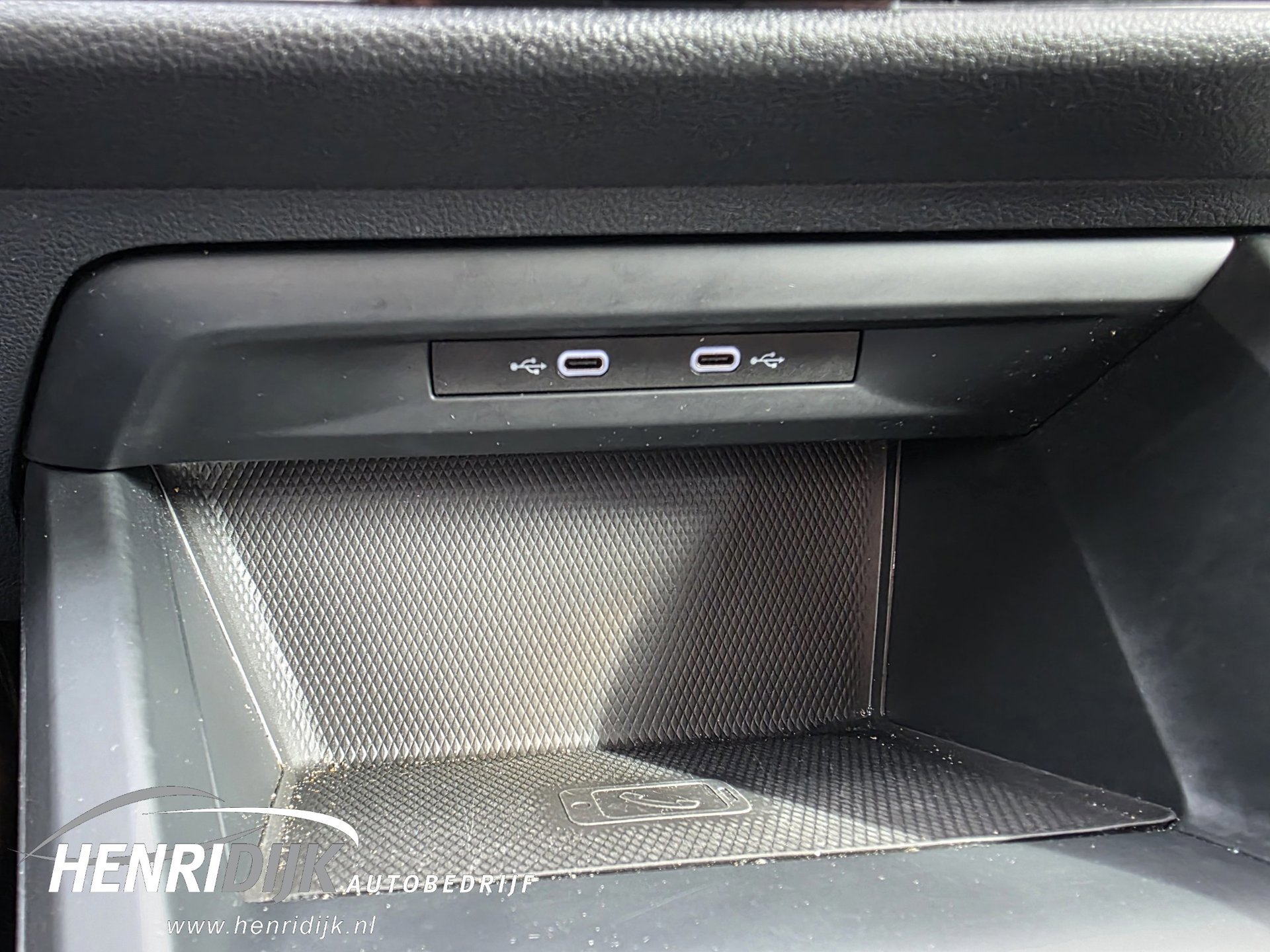 Volkswagen Golf 1.5 eTSI Style (2020), foto 25