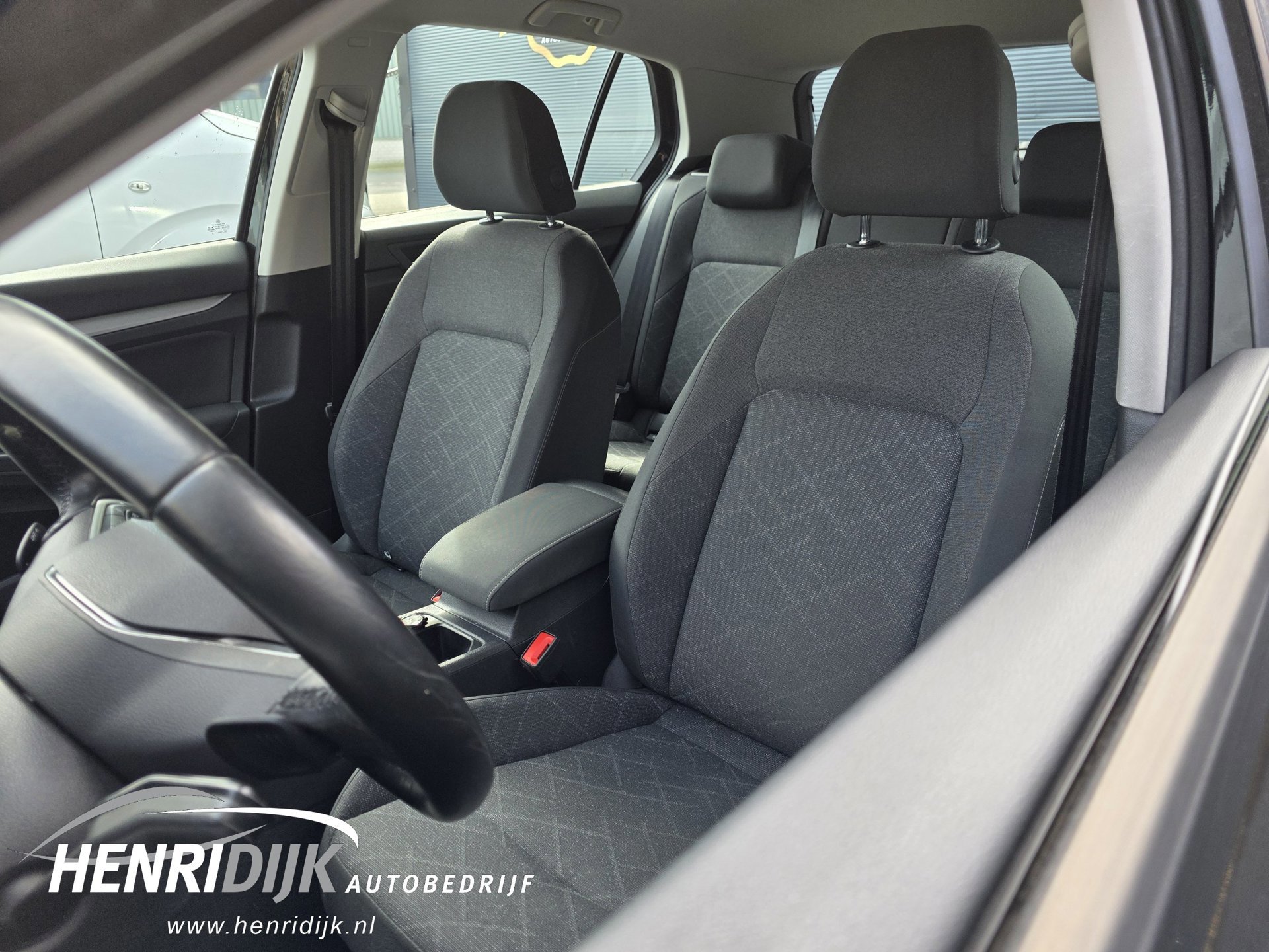 Volkswagen Golf 1.5 eTSI Style (2020), foto 5
