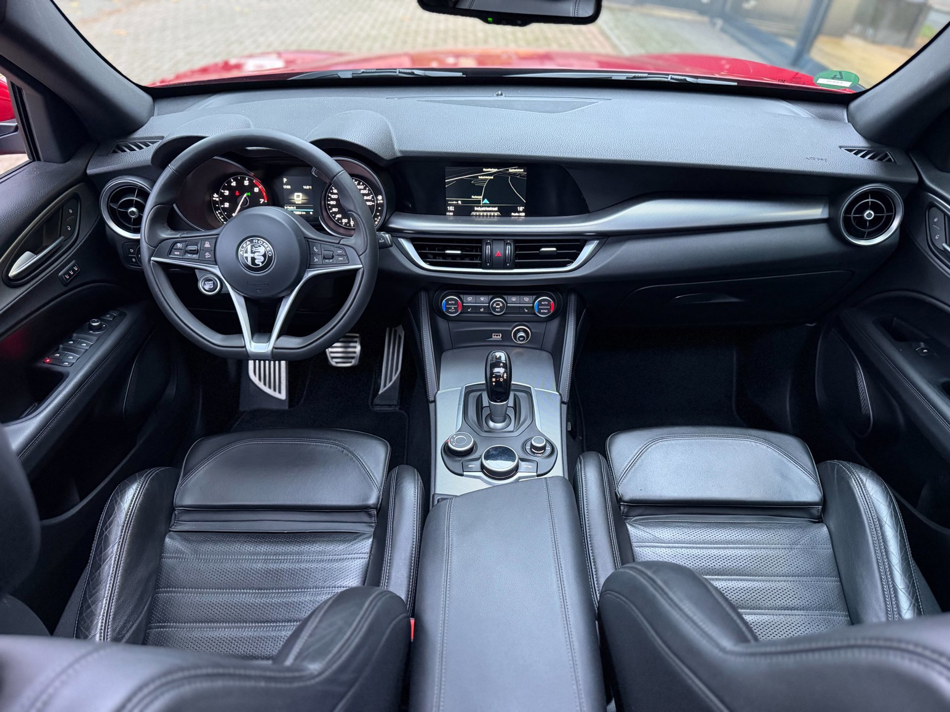 Alfa Romeo Stelvio 2.0 T AWD Special Edition (2018), foto 10