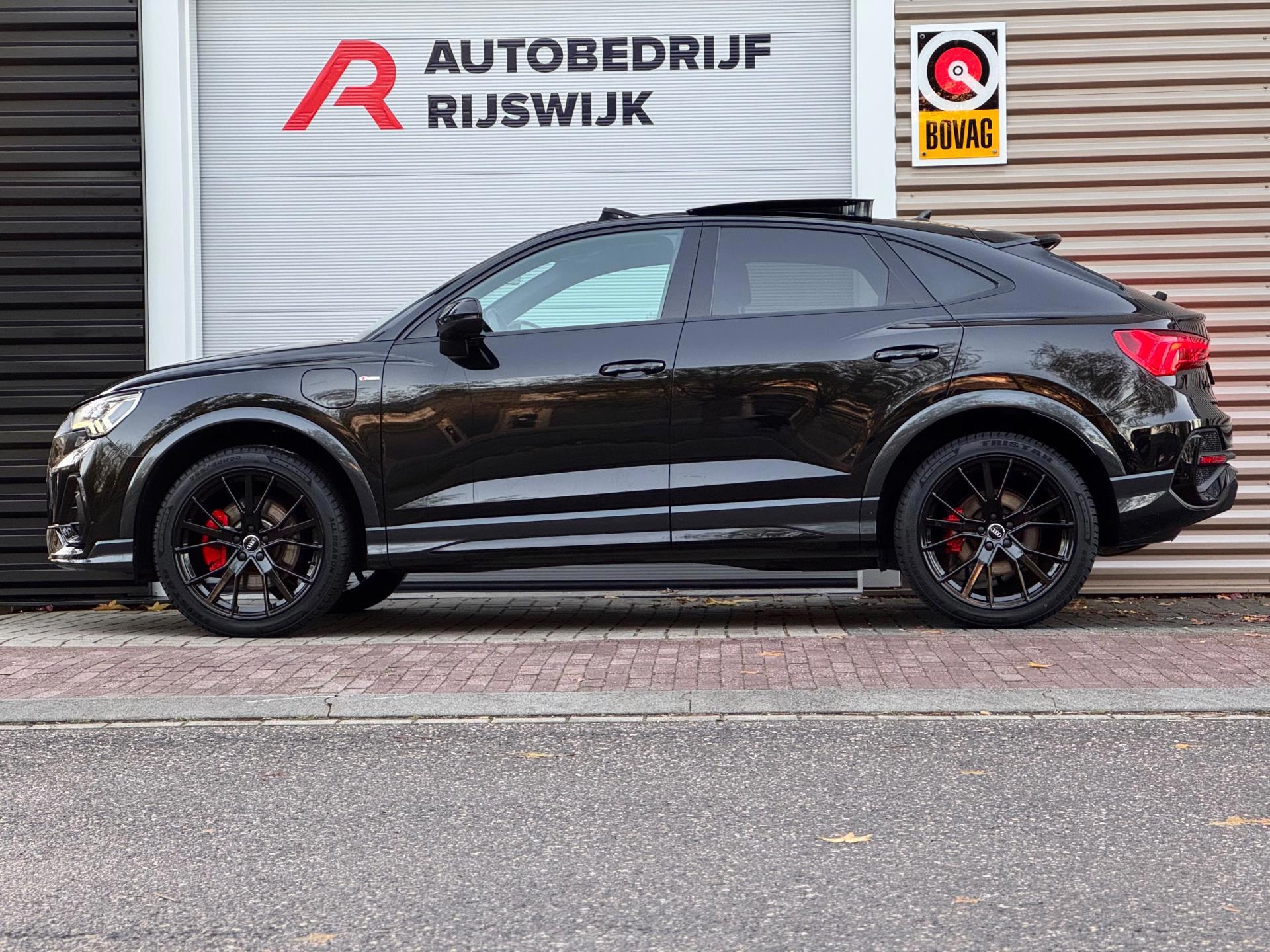 Audi Q3 Sportback 45 TFSI e S Edition (2022), foto 2