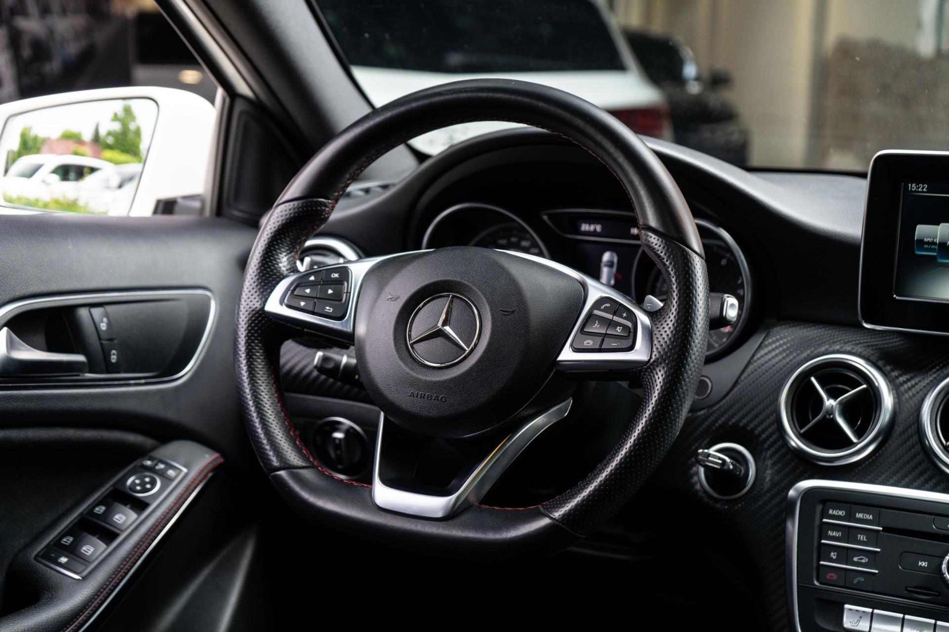 Mercedes-Benz A-klasse 200 AMG Line (2017), foto 13