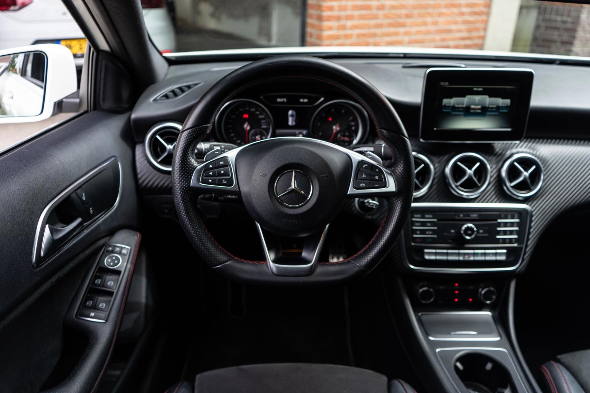 Mercedes-Benz A-klasse 200 AMG Line (2017), foto 14