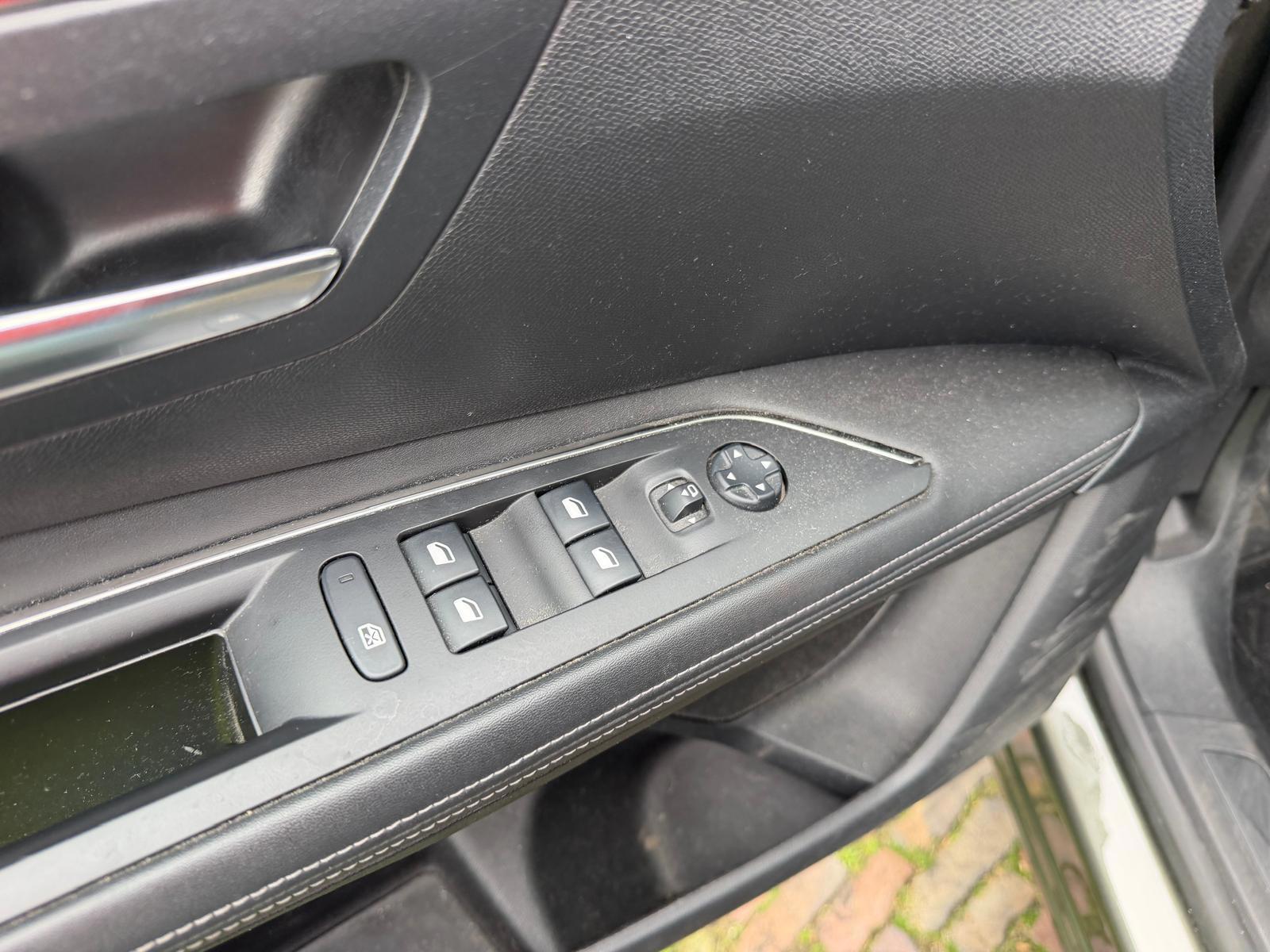 Peugeot 3008 1.2 PureTech Allure-NL auto (2020), foto 22