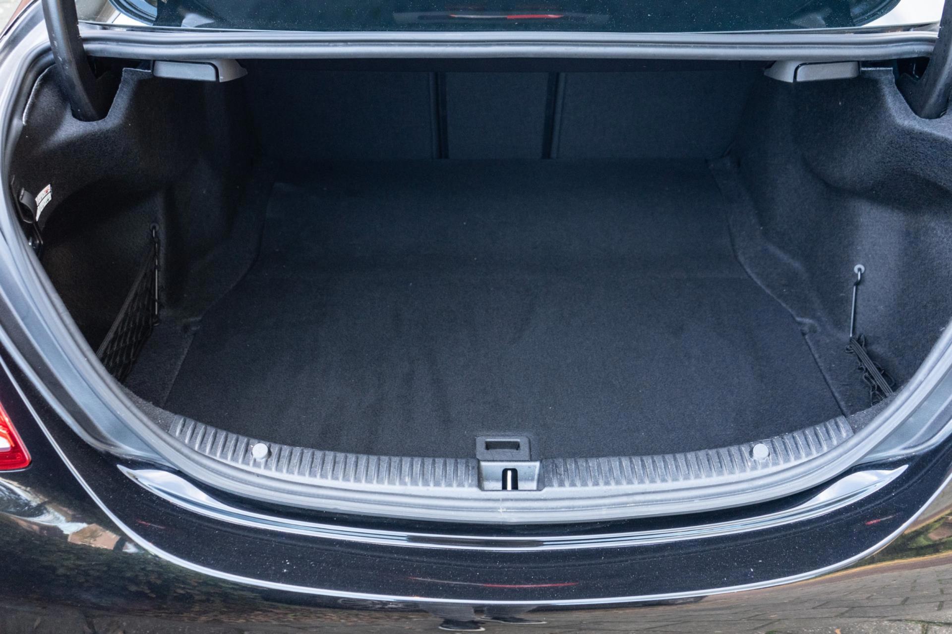 Mercedes-Benz C-klasse 180 AMG Burmester (2017), foto 14
