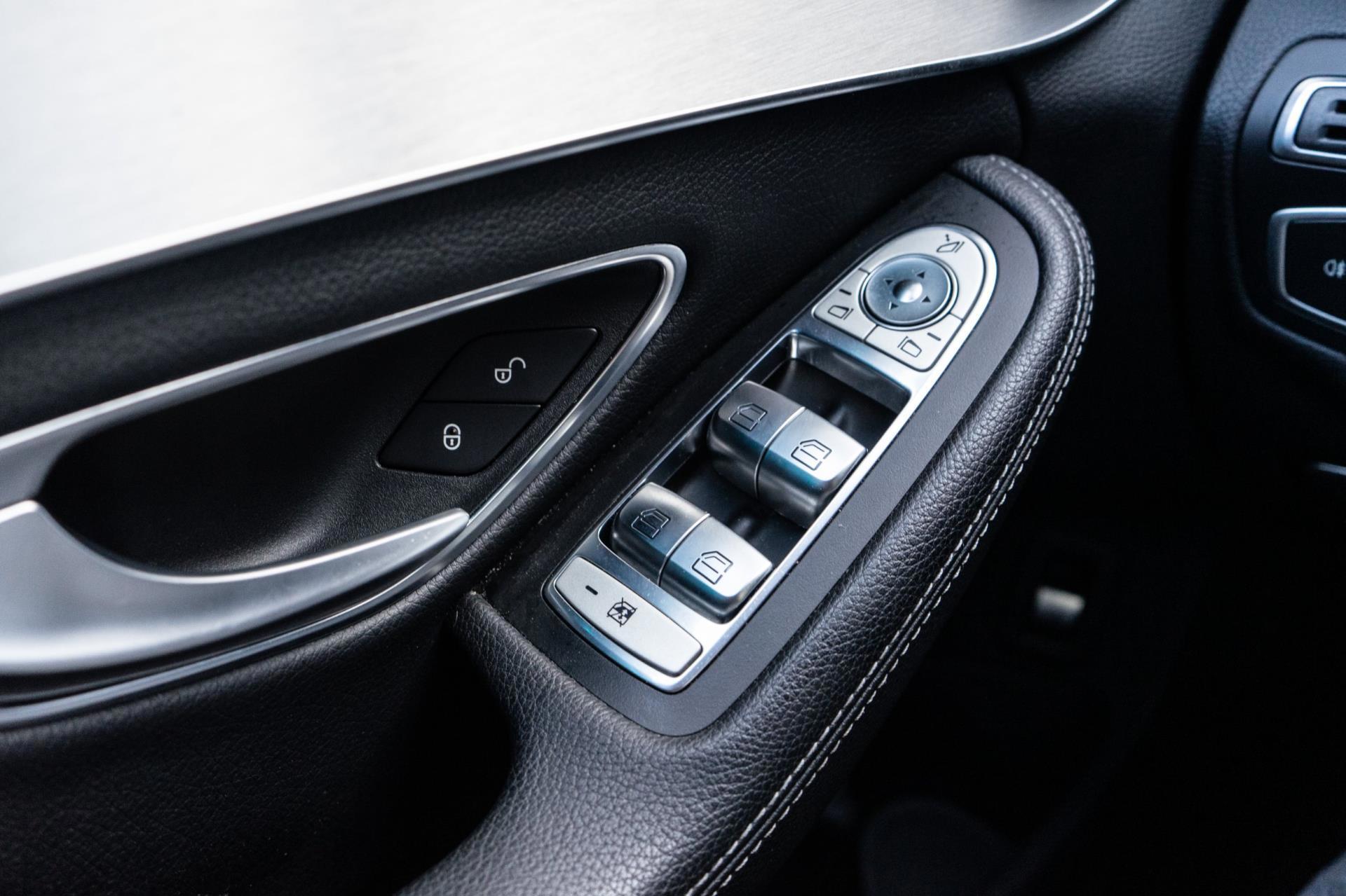 Mercedes-Benz C-klasse 180 AMG Burmester (2017), foto 20