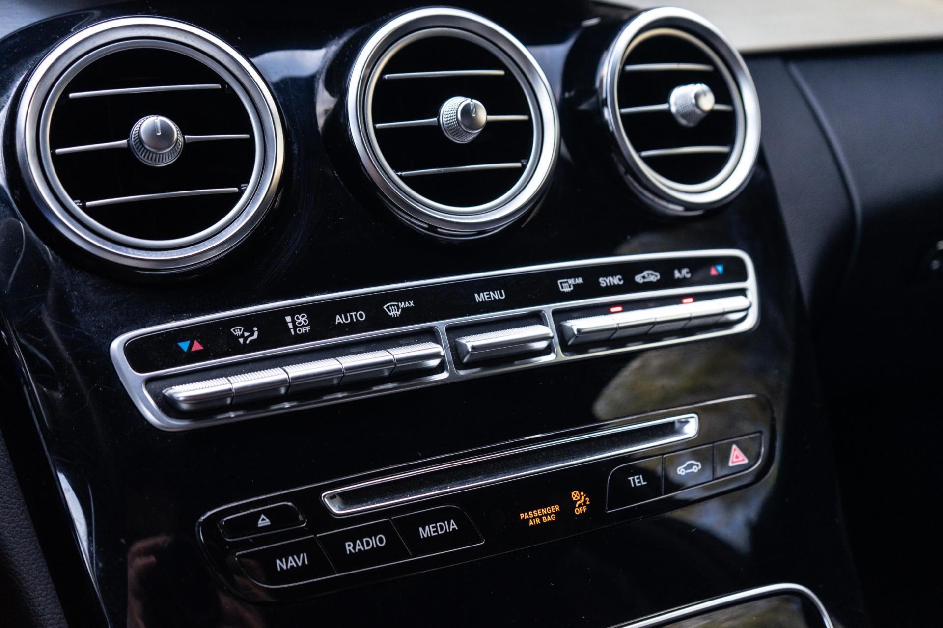 Mercedes-Benz C-klasse 180 AMG Burmester (2017), foto 27