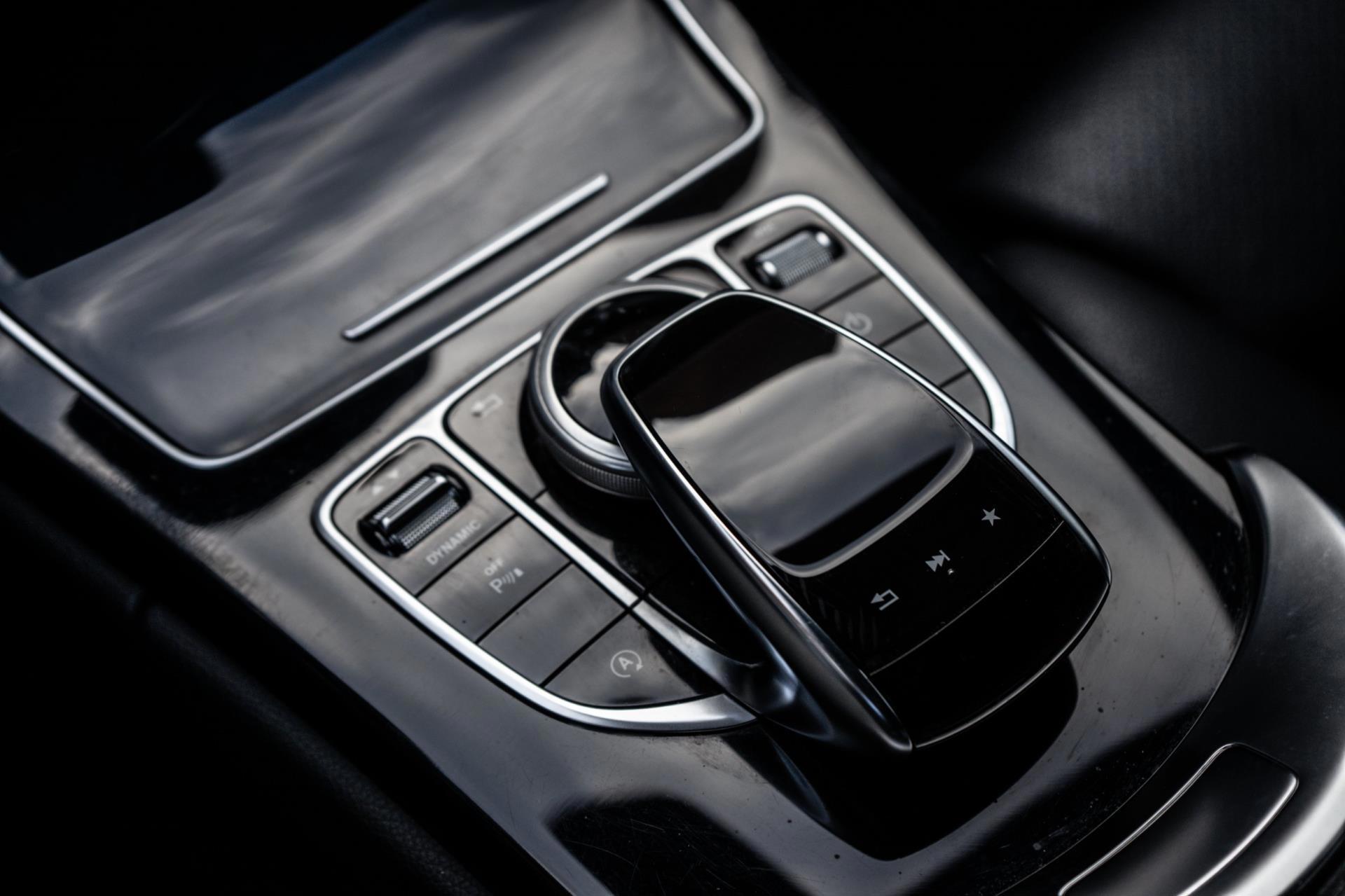 Mercedes-Benz C-klasse 180 AMG Burmester (2017), foto 28