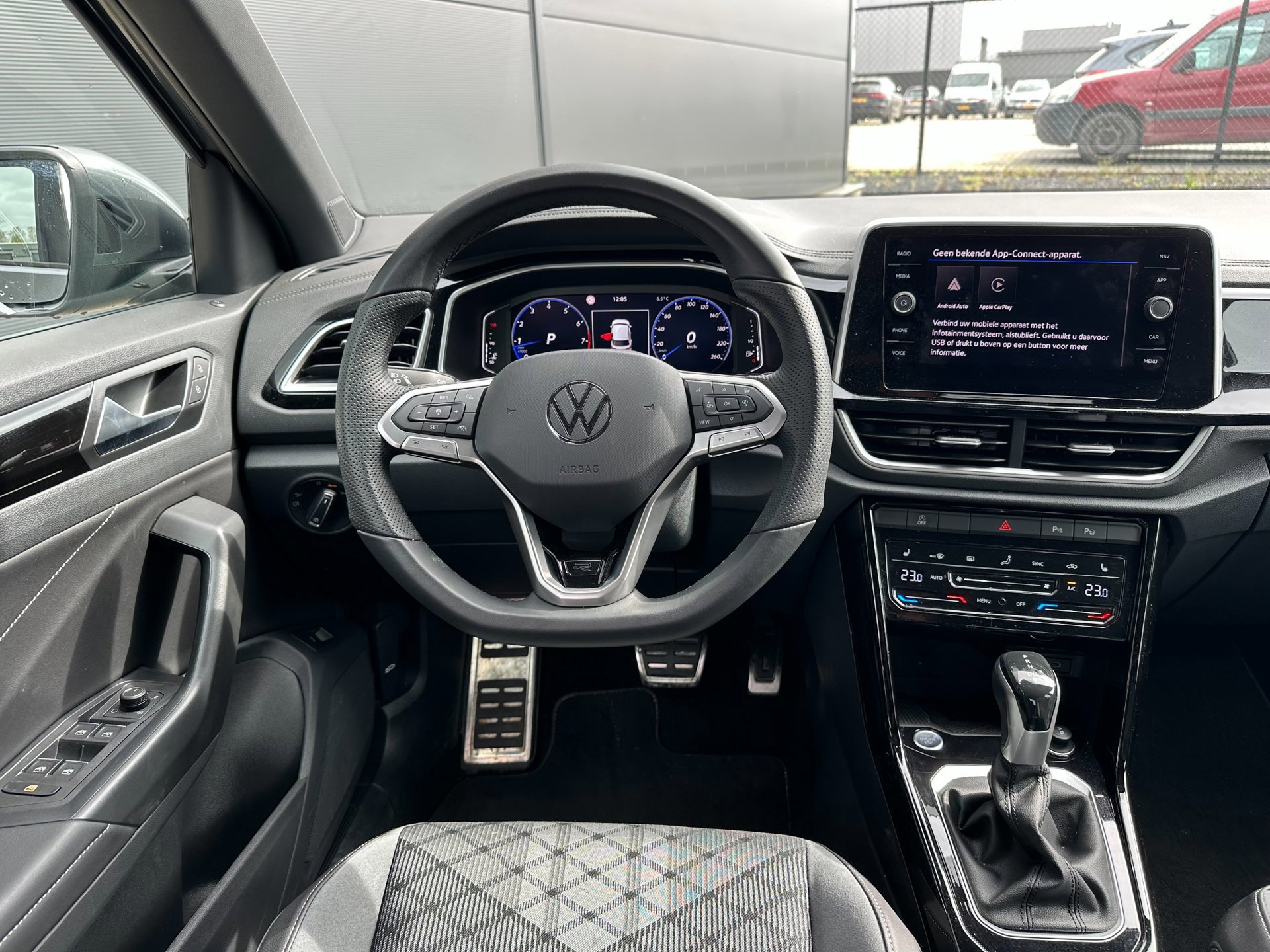Volkswagen T-Roc 1.5 TSI R-Line Edition IQ. Light (2025), foto 14