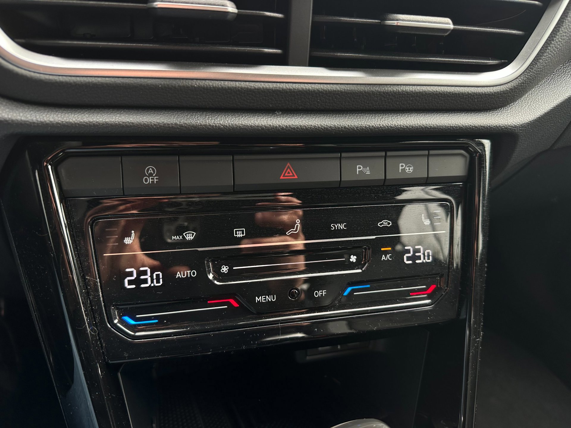 Volkswagen T-Roc 1.5 TSI R-Line Edition IQ. Light (2025), foto 21