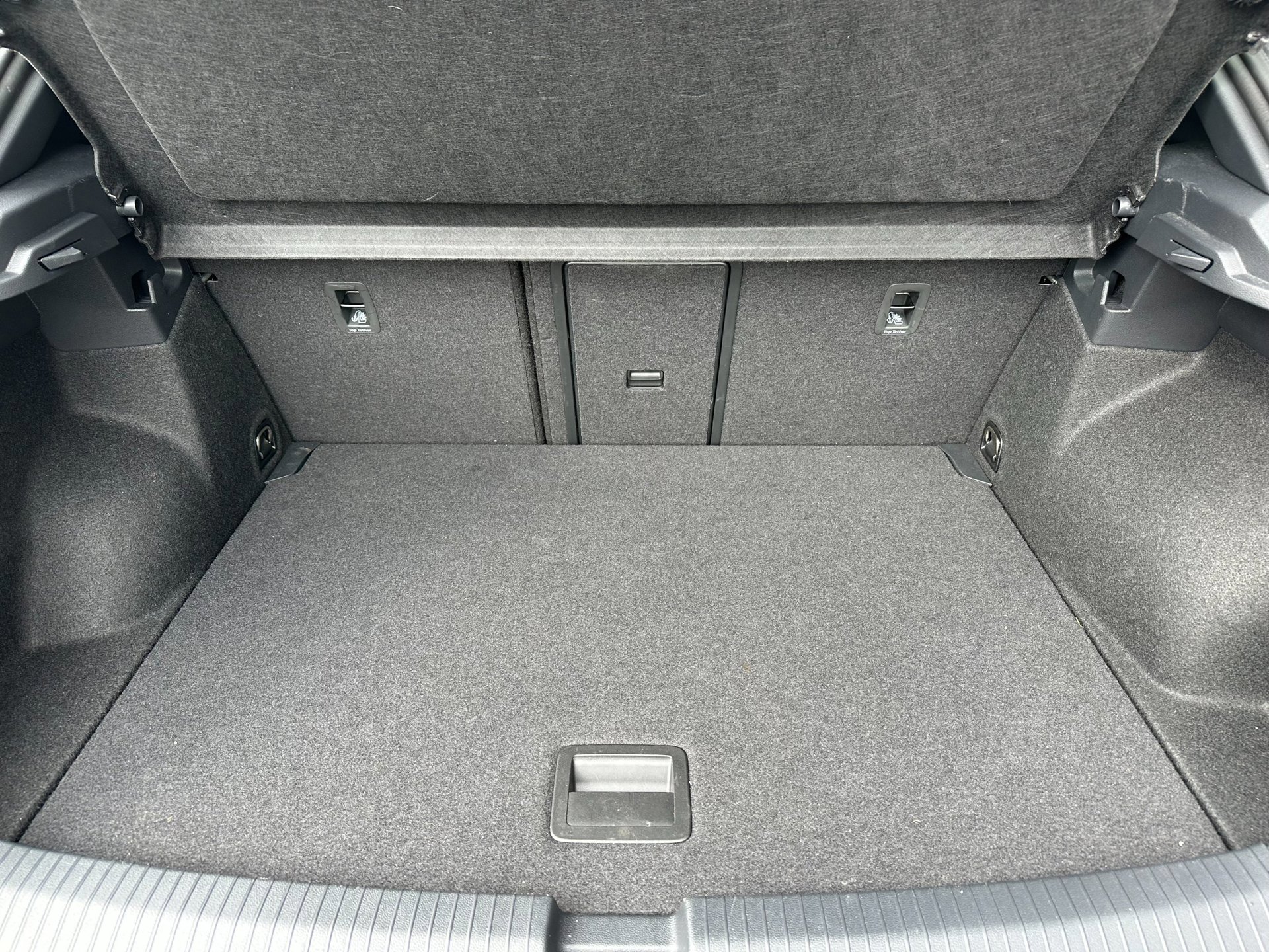 Volkswagen T-Roc 1.5 TSI R-Line Edition IQ. Light (2025), foto 10