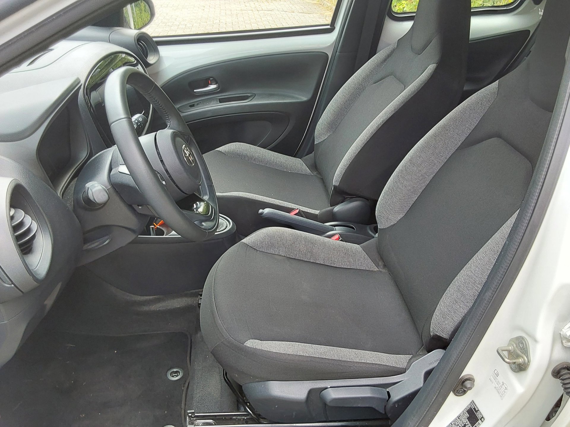 Toyota Aygo X 1.0 VVT-i MT Play (2024), foto 7