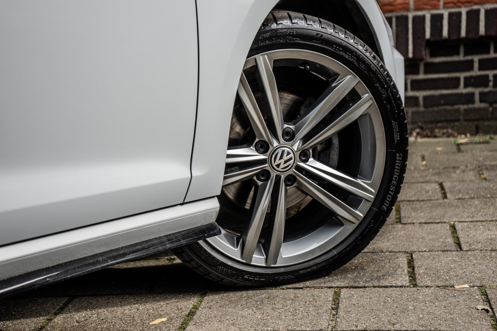 Volkswagen Golf 1.5 TSI Highline R Line (2017), foto 14