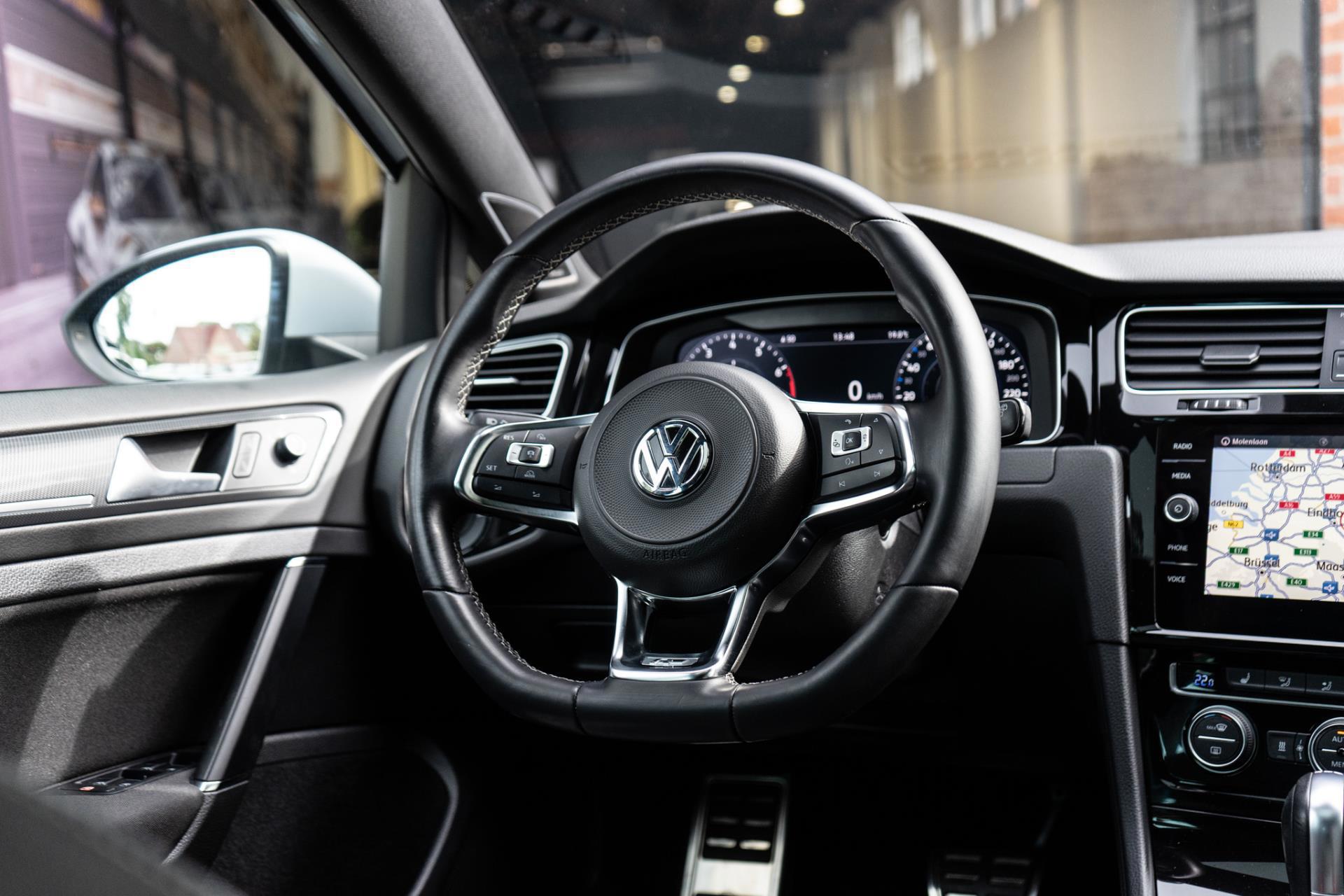 Volkswagen Golf 1.5 TSI Highline R Line (2017), foto 16