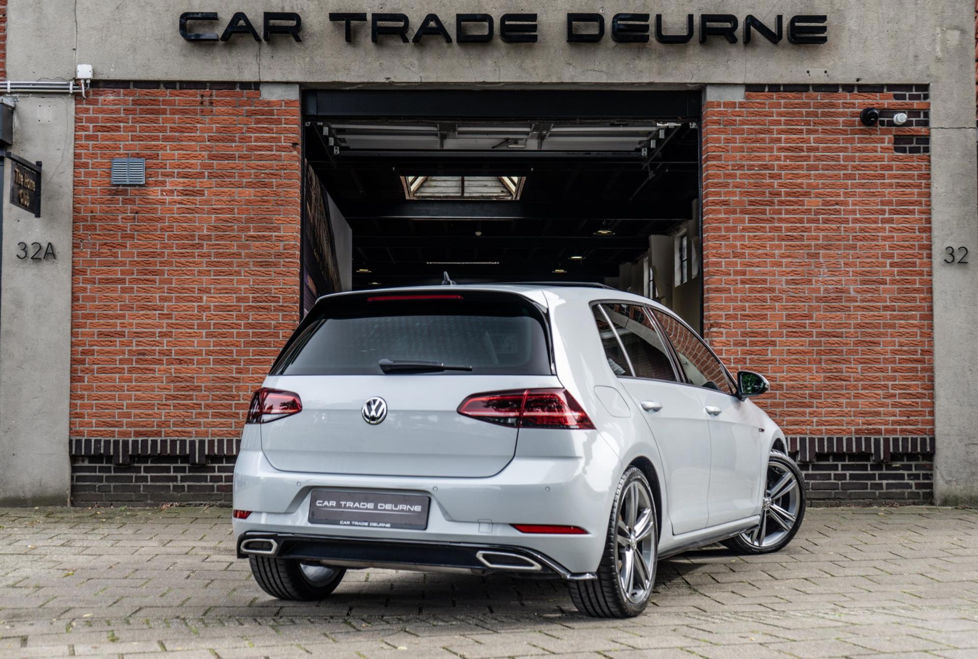 Volkswagen Golf 1.5 TSI Highline R Line (2017), foto 3