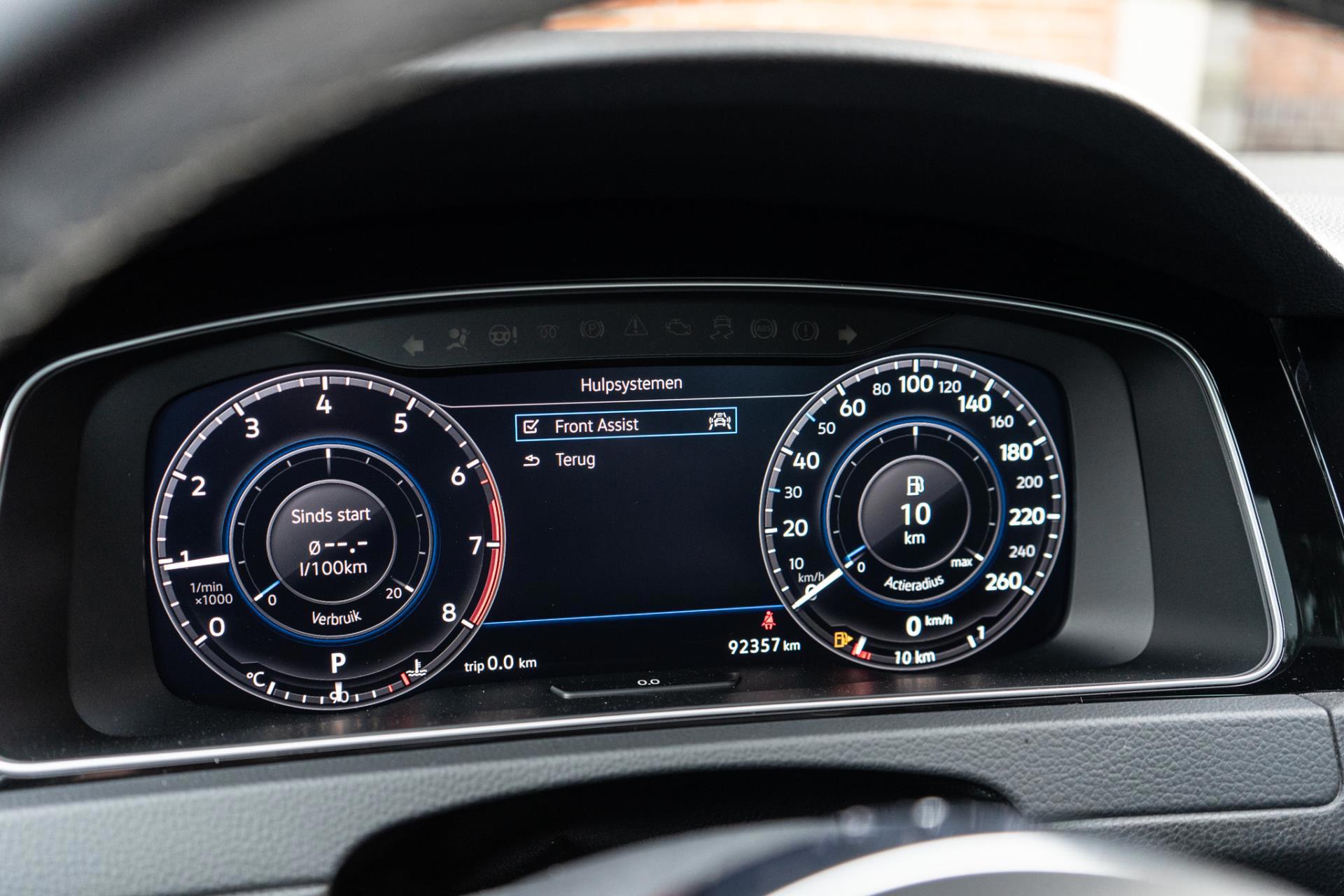 Volkswagen Golf 1.5 TSI Highline R Line (2017), foto 32