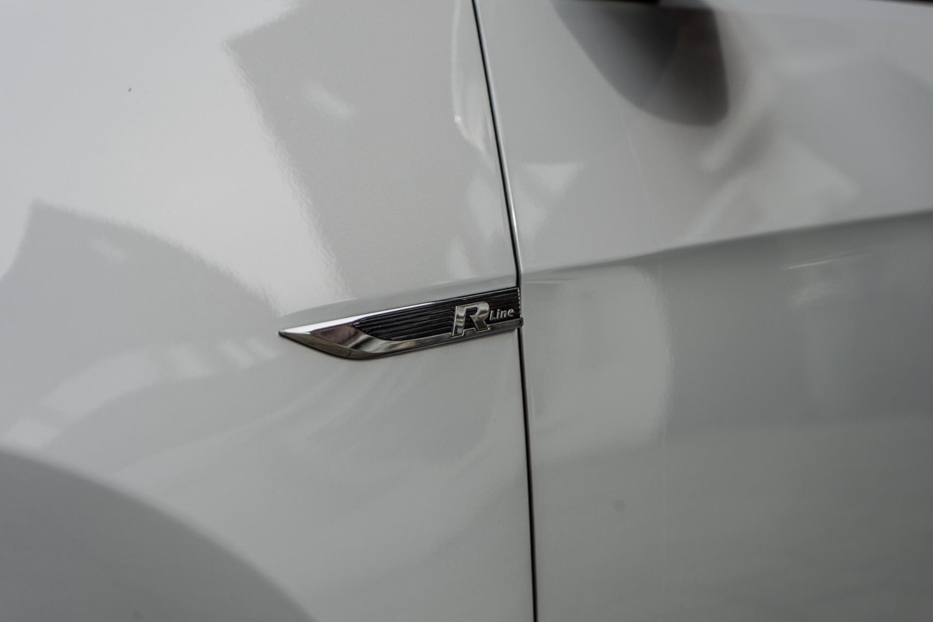Volkswagen Golf 1.5 TSI Highline R Line (2017), foto 5