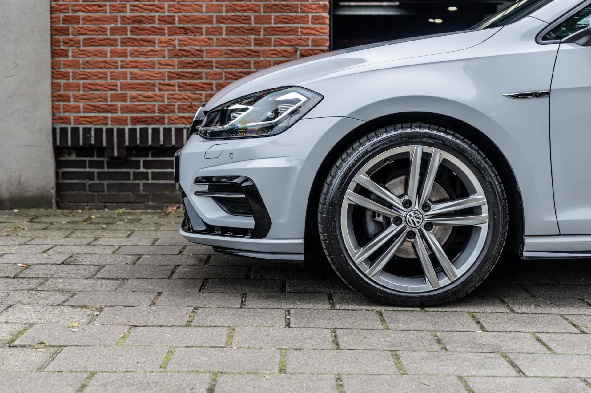 Volkswagen Golf 1.5 TSI Highline R Line (2017), foto 8