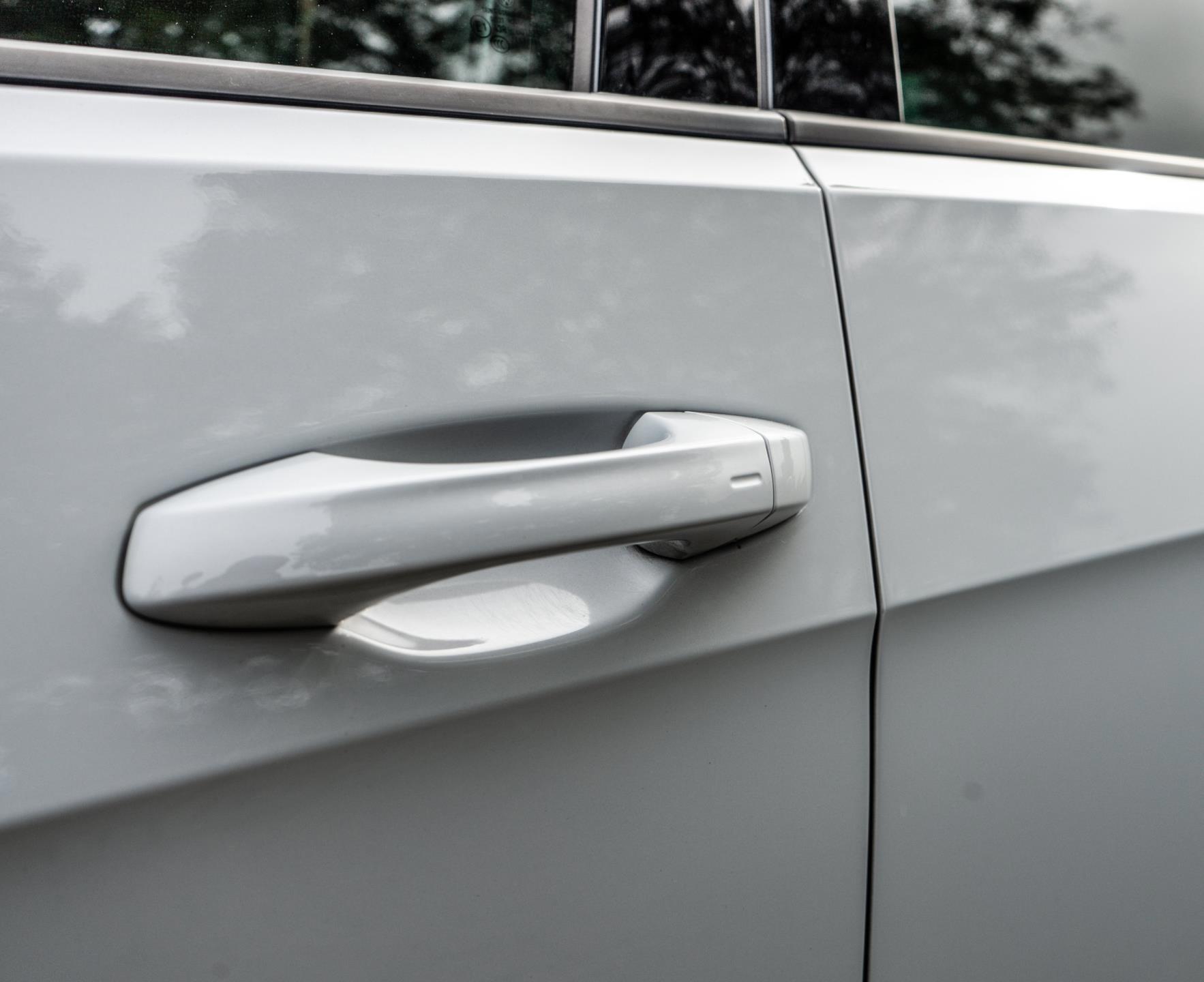 Volkswagen Golf 1.5 TSI Highline R Line (2017), foto 9