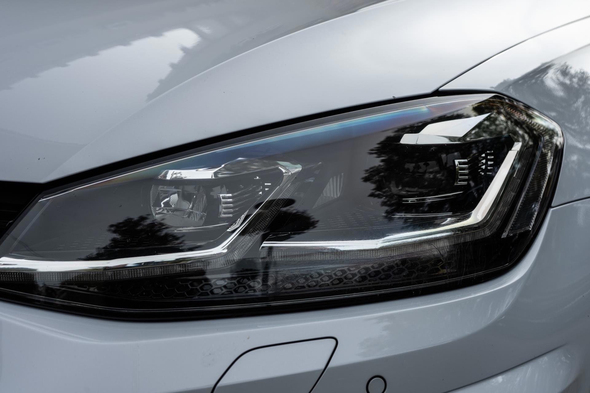 Volkswagen Golf 1.5 TSI Highline R Line (2017), foto 10