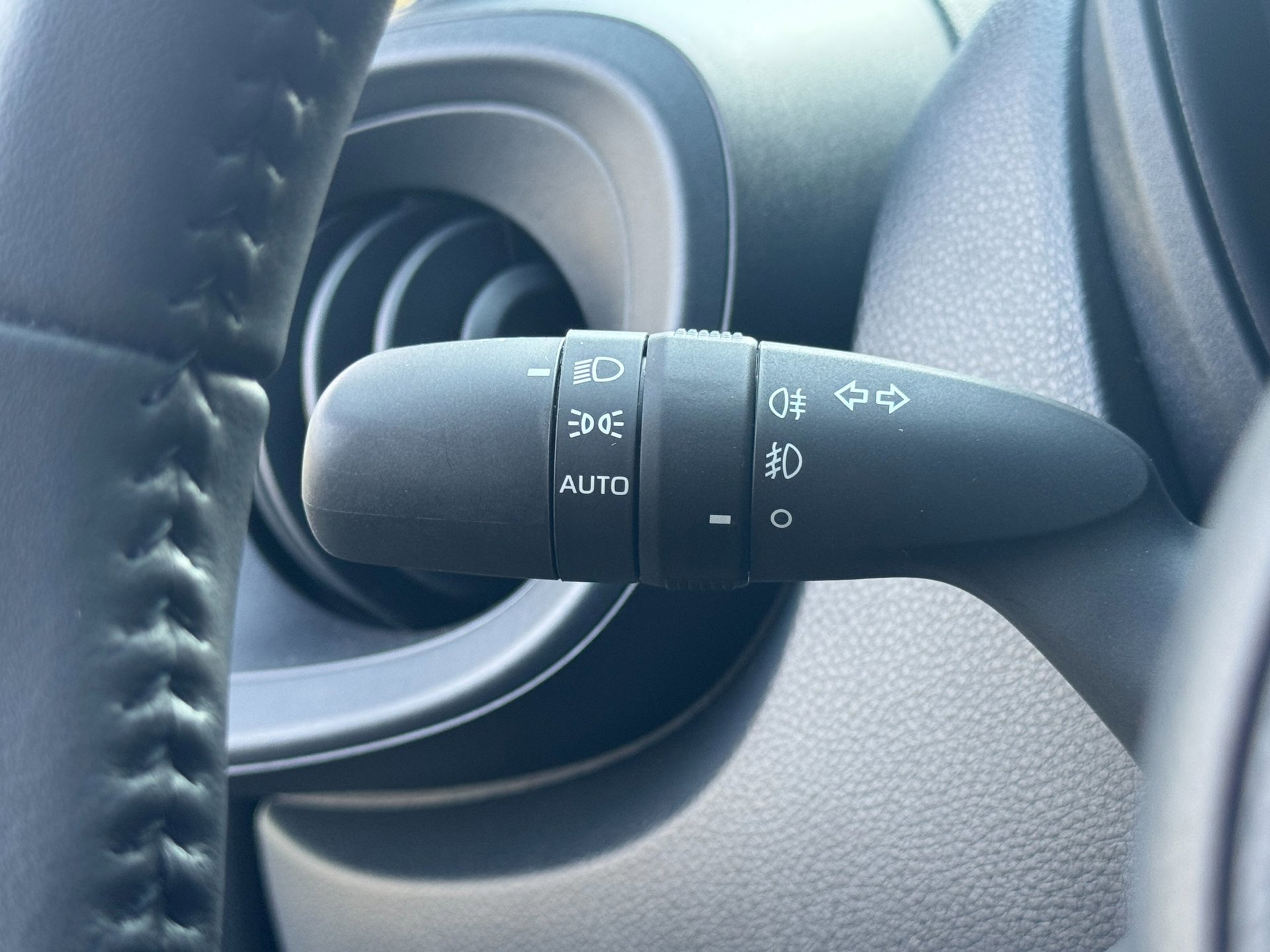 Toyota Aygo X 1.0 VVT-i MT Pulse Active CAMERA (2024), foto 19
