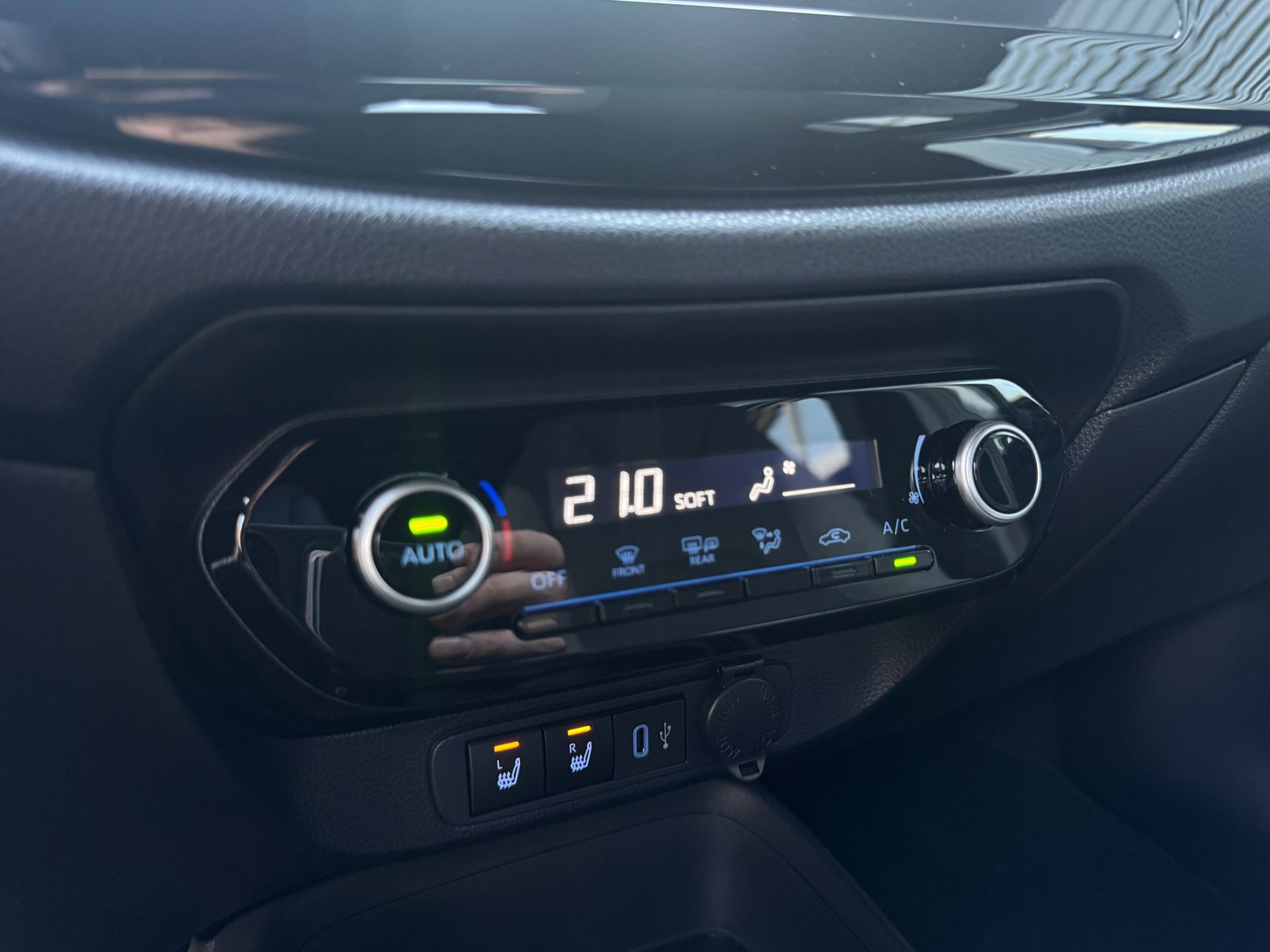 Toyota Aygo X 1.0 VVT-i MT Pulse Active CAMERA (2024), foto 30