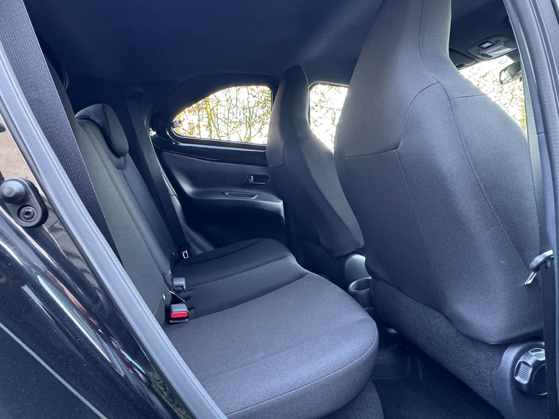 Toyota Aygo X 1.0 VVT-i MT Pulse Active CAMERA (2024), foto 35