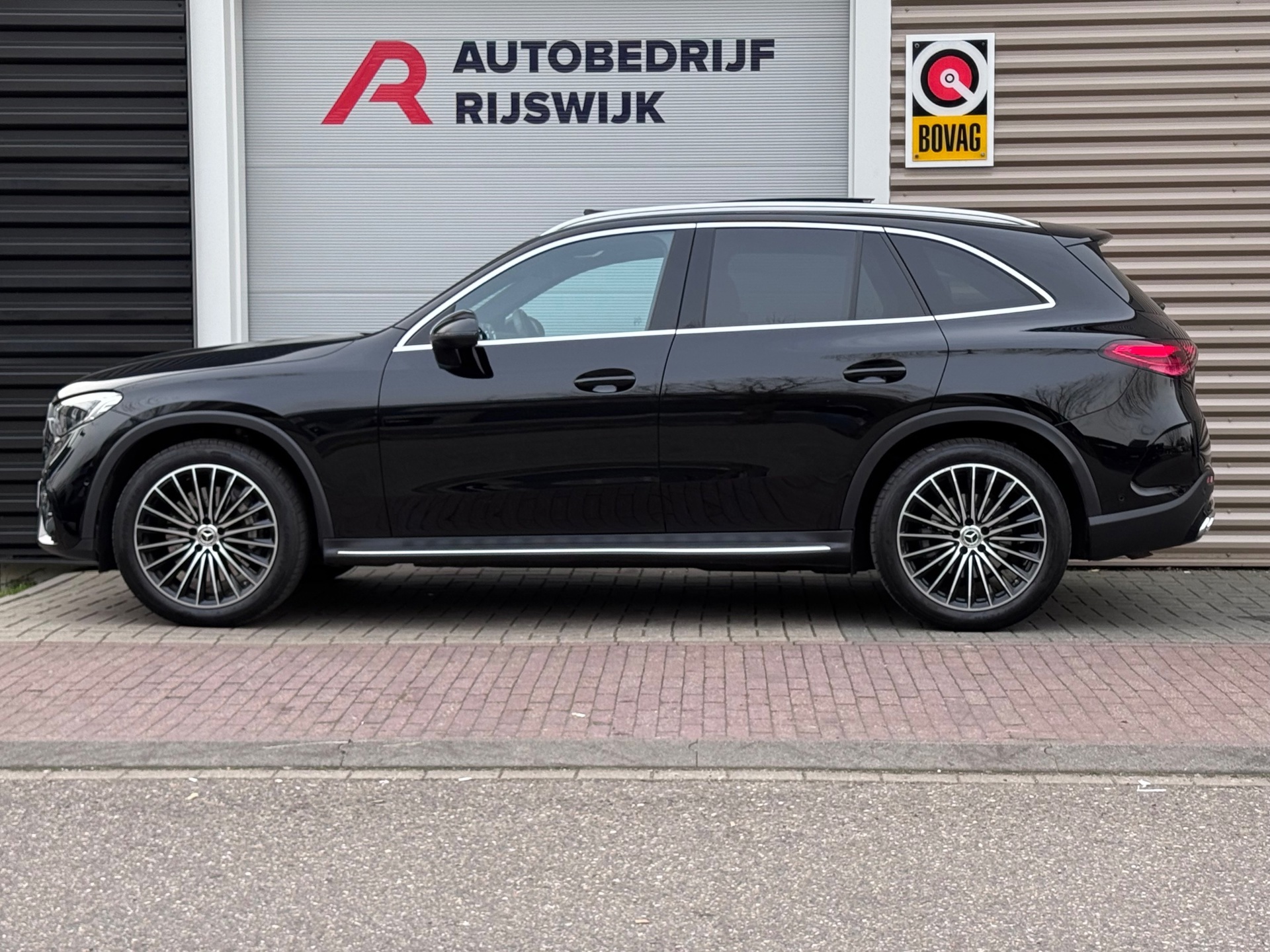 Mercedes-Benz GLC-klasse 200 4MATIC AMG Line (2024), foto 2