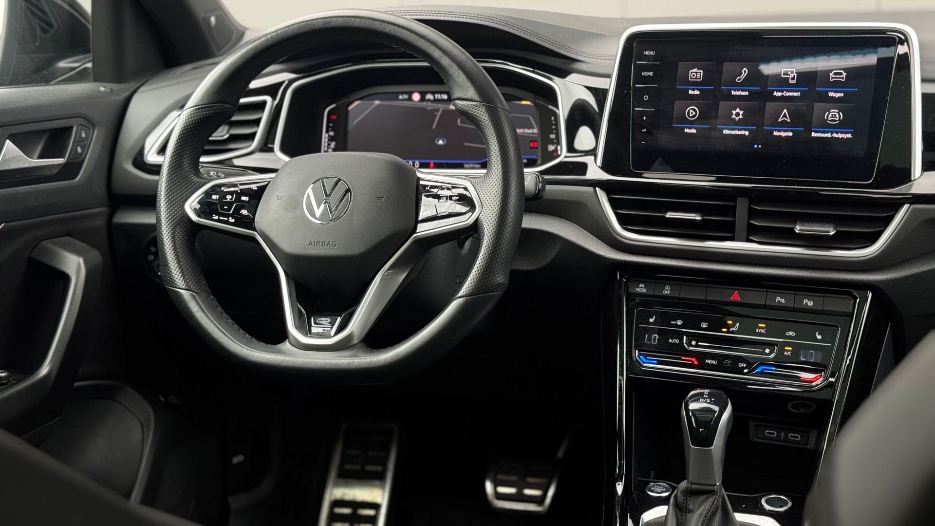 Volkswagen T-Roc 1.5 TSI R-Line (2022), foto 11
