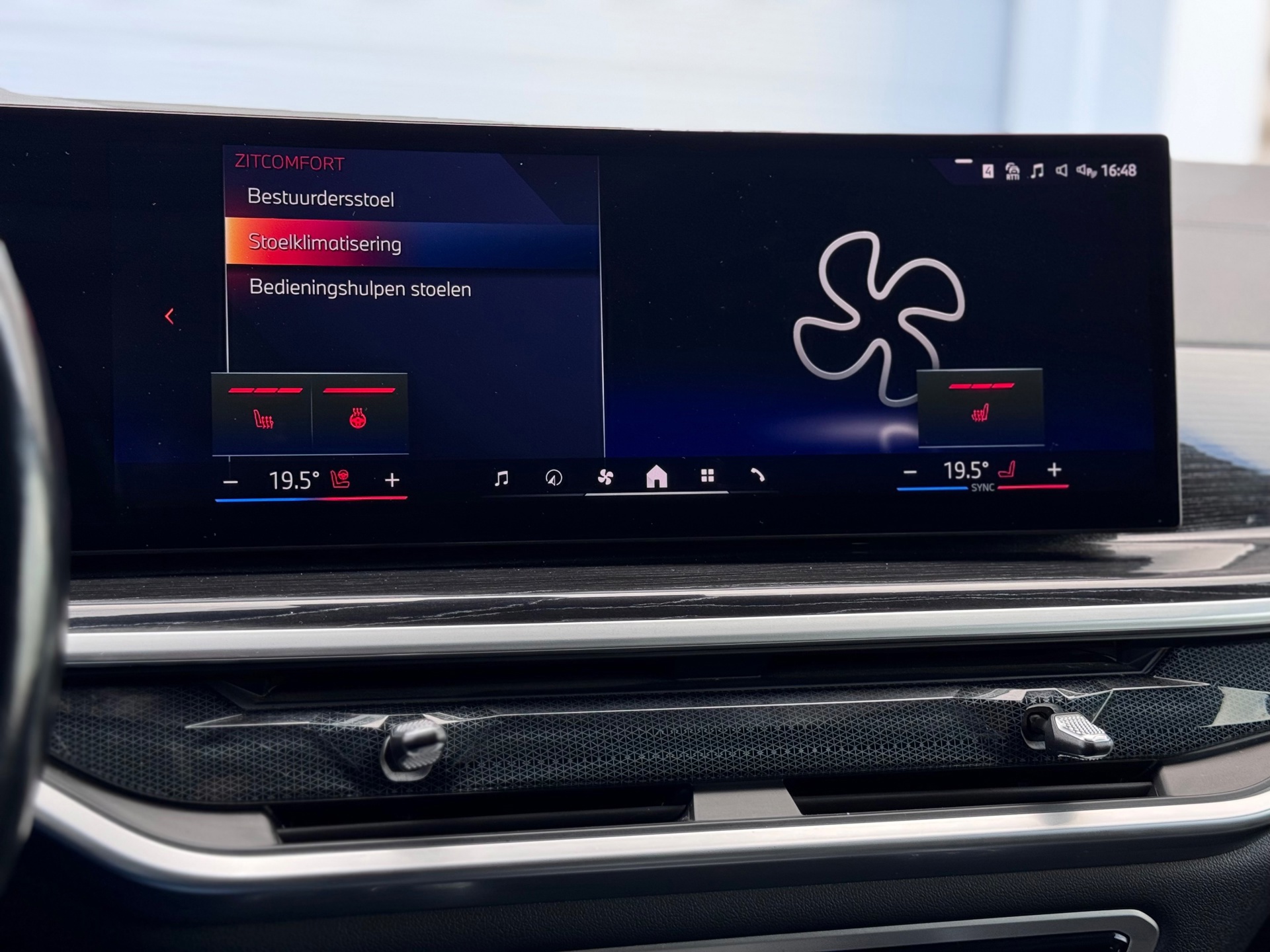 BMW X5 XDrive50e Skylounge (2023), foto 25