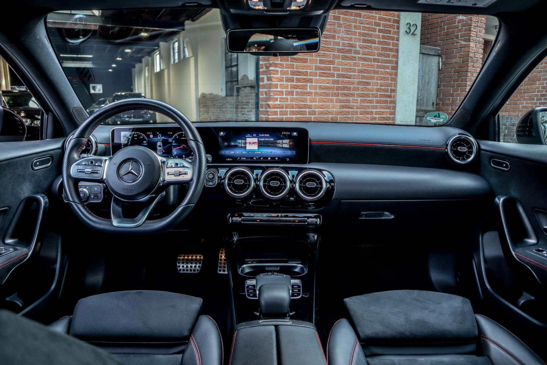 Mercedes-Benz A-klasse 200 AMG Line (2018), foto 12