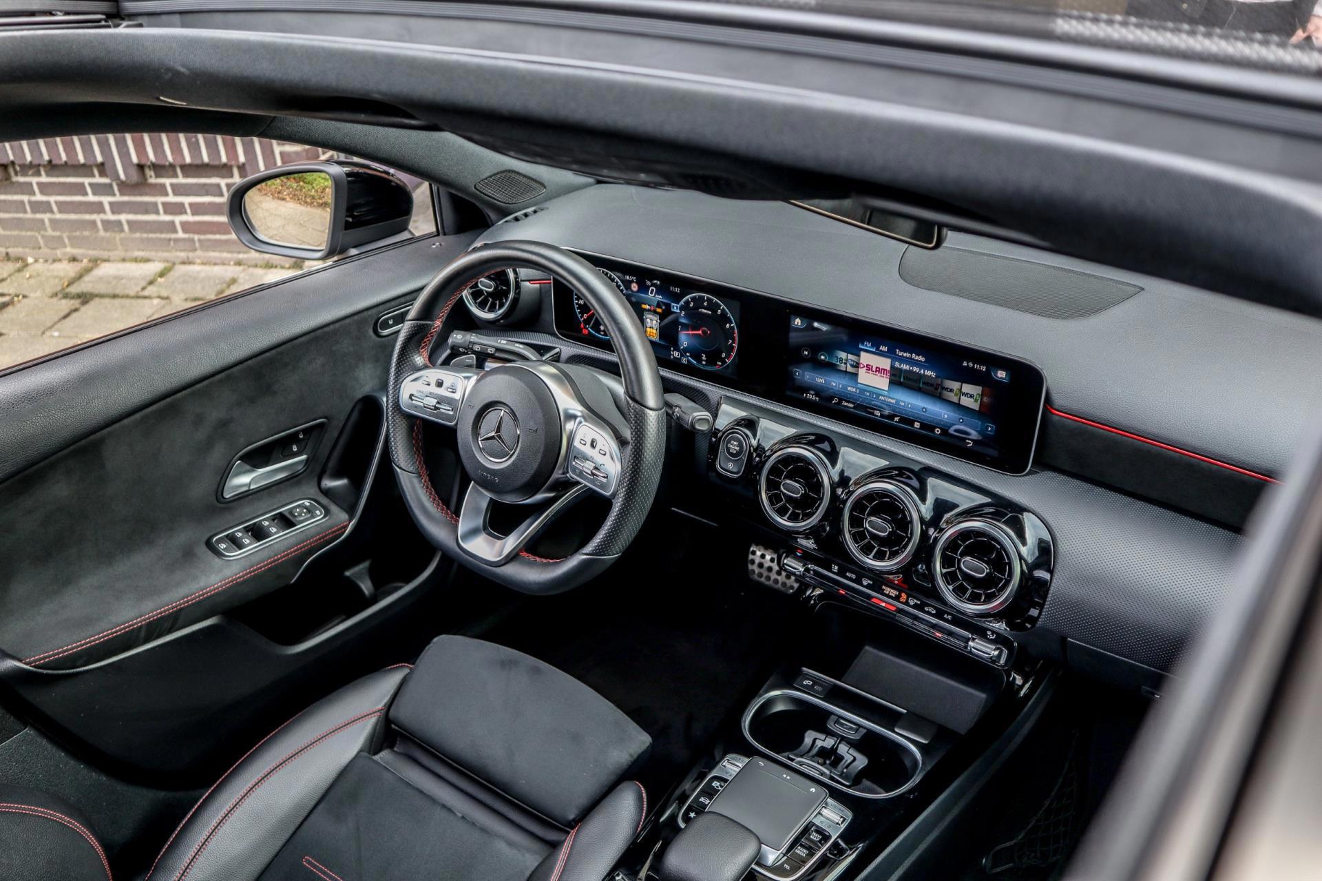 Mercedes-Benz A-klasse 200 AMG Line (2018), foto 15