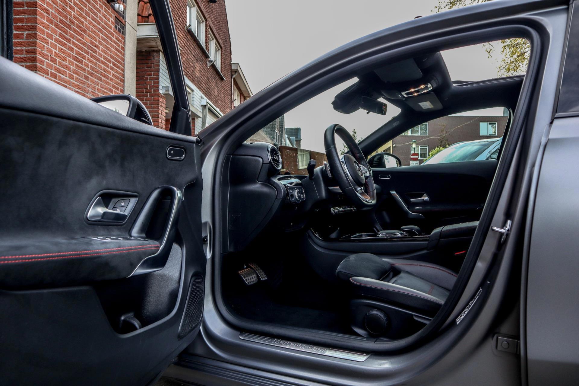 Mercedes-Benz A-klasse 200 AMG Line (2018), foto 16