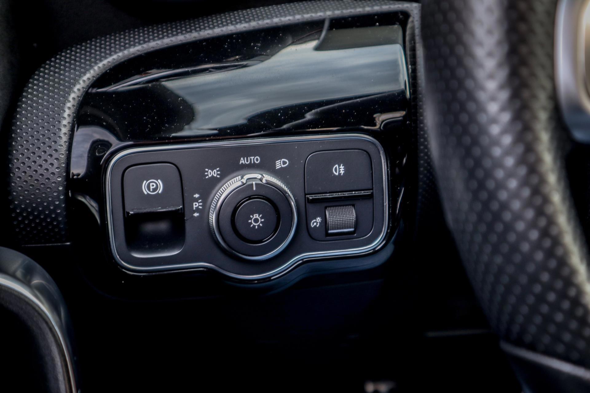 Mercedes-Benz A-klasse 200 AMG Line (2018), foto 22