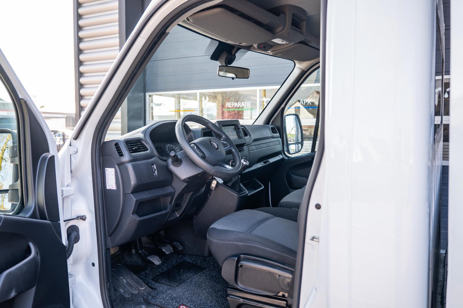 Renault Master T35 2.3 dCi 180 L3 Energy (2021), foto 8