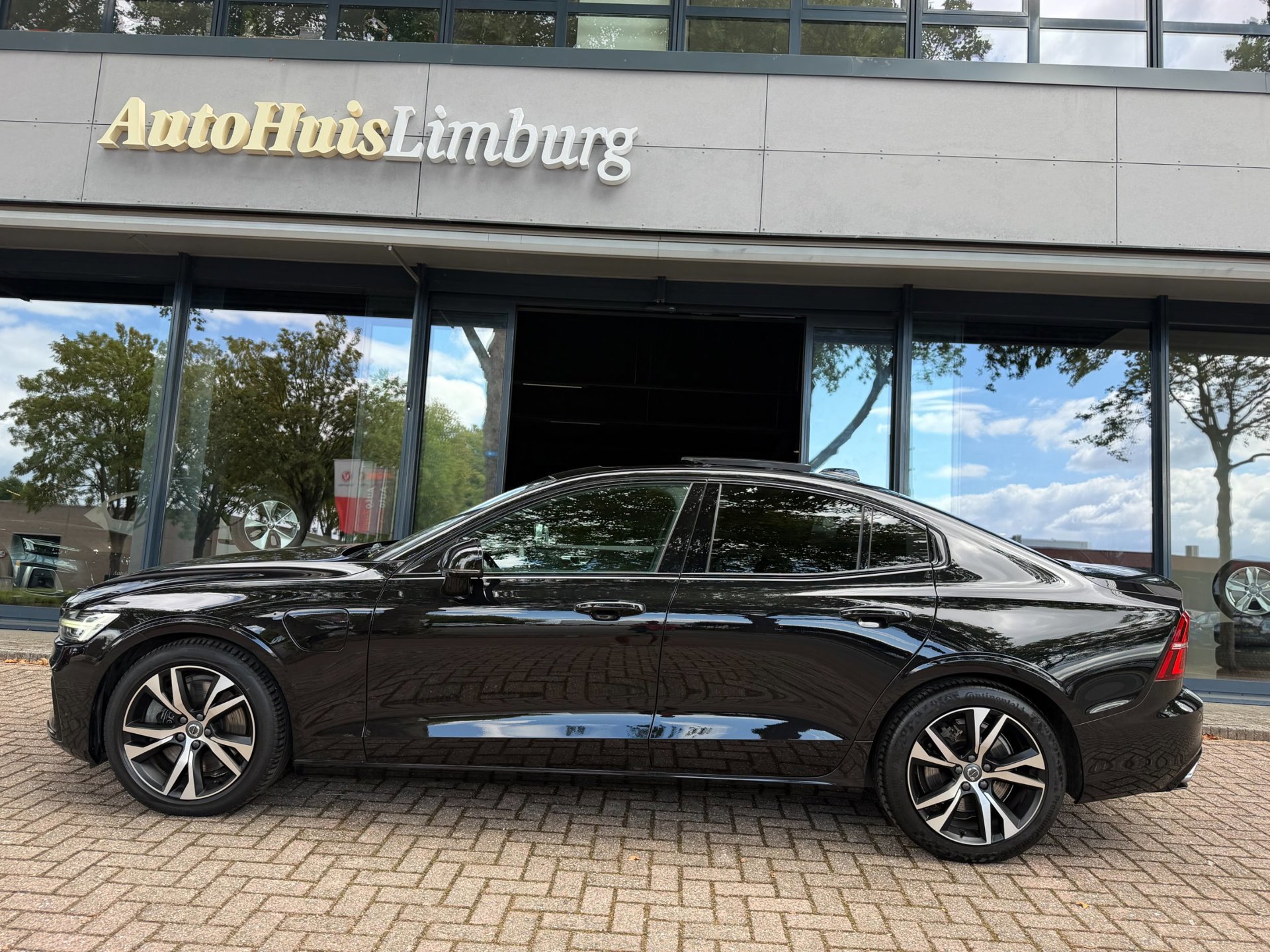 Volvo S60 2.0 T8 AWD Twin Engine R-Design (2020), foto 3