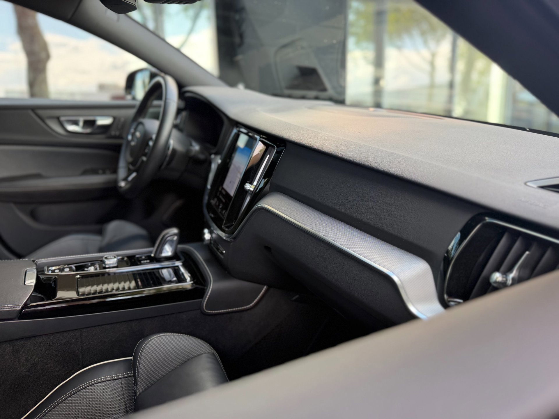 Volvo S60 2.0 T8 AWD Twin Engine R-Design (2020), foto 25