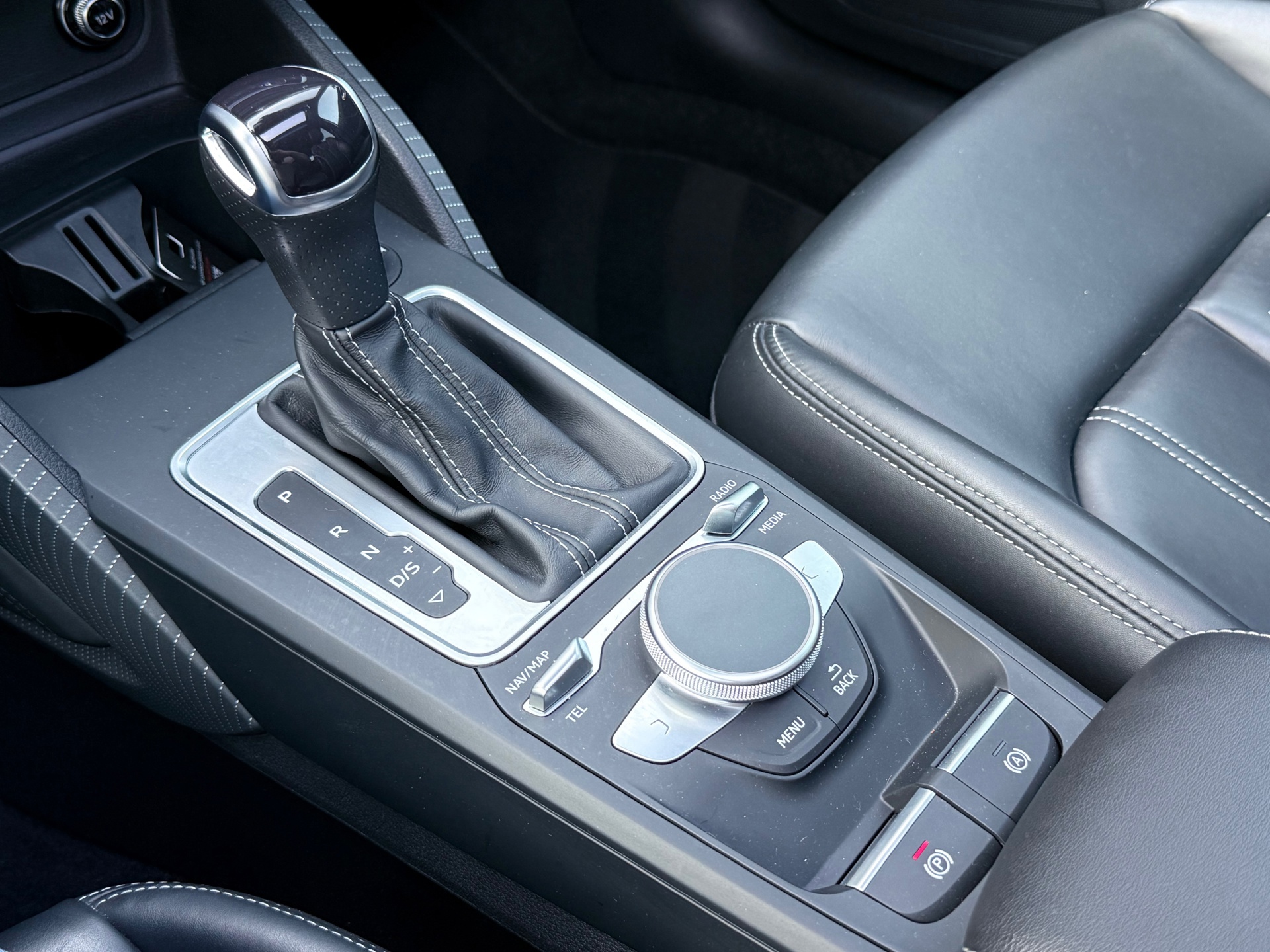 Audi Q2 35 TFSI 3x S-Line (2022), foto 23
