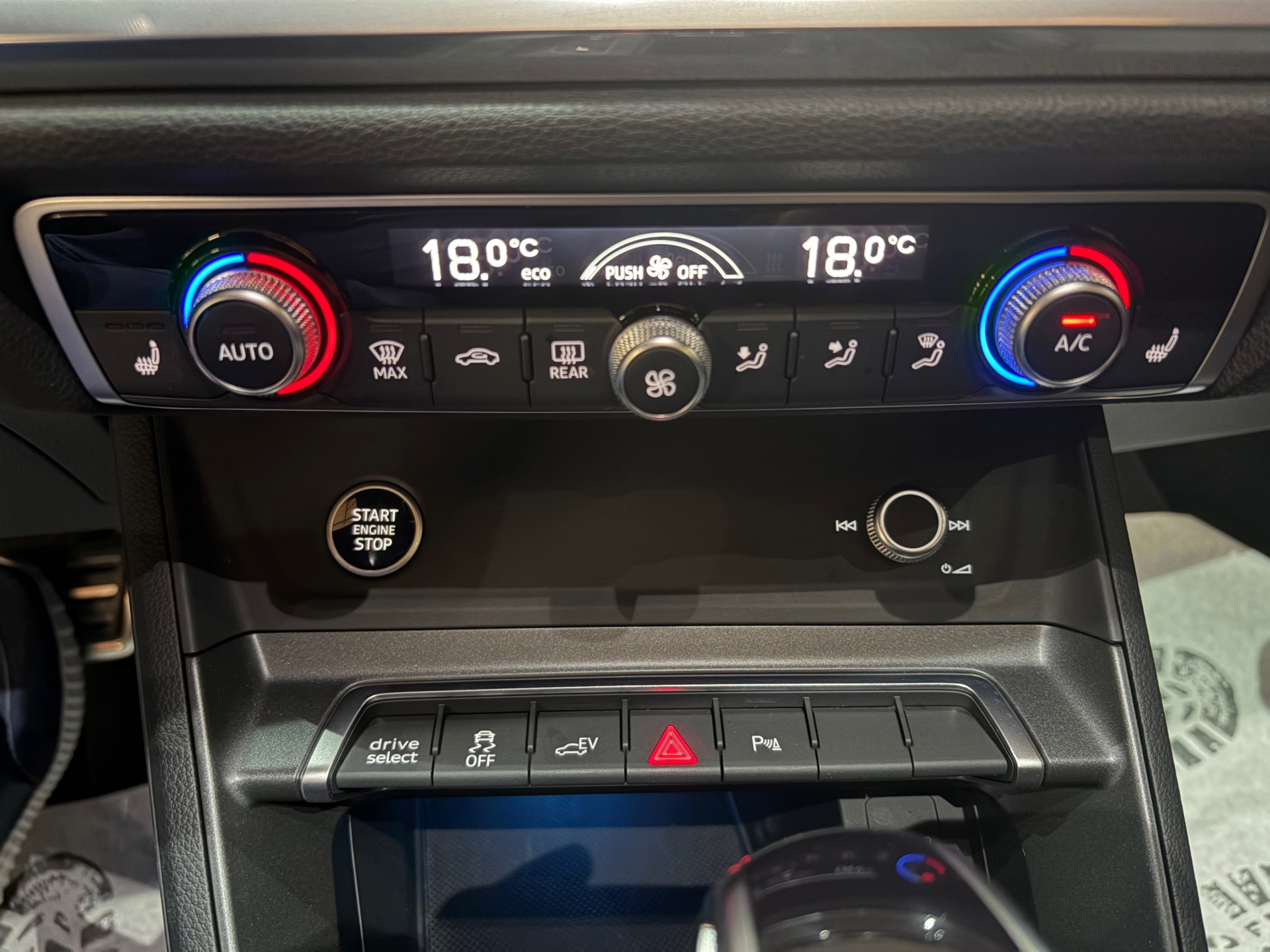 Audi Q3 Sportback 45 TFSI e S Edition S (2022), foto 23