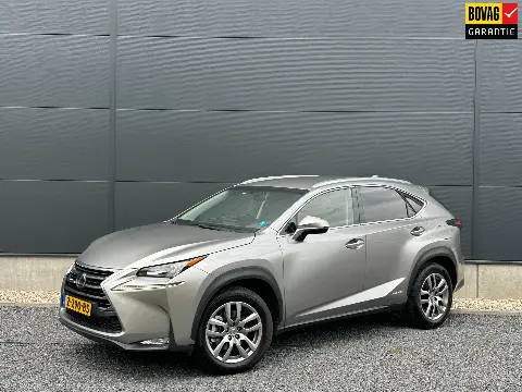 Lexus NX 300h AWD Luxury Line (2017)