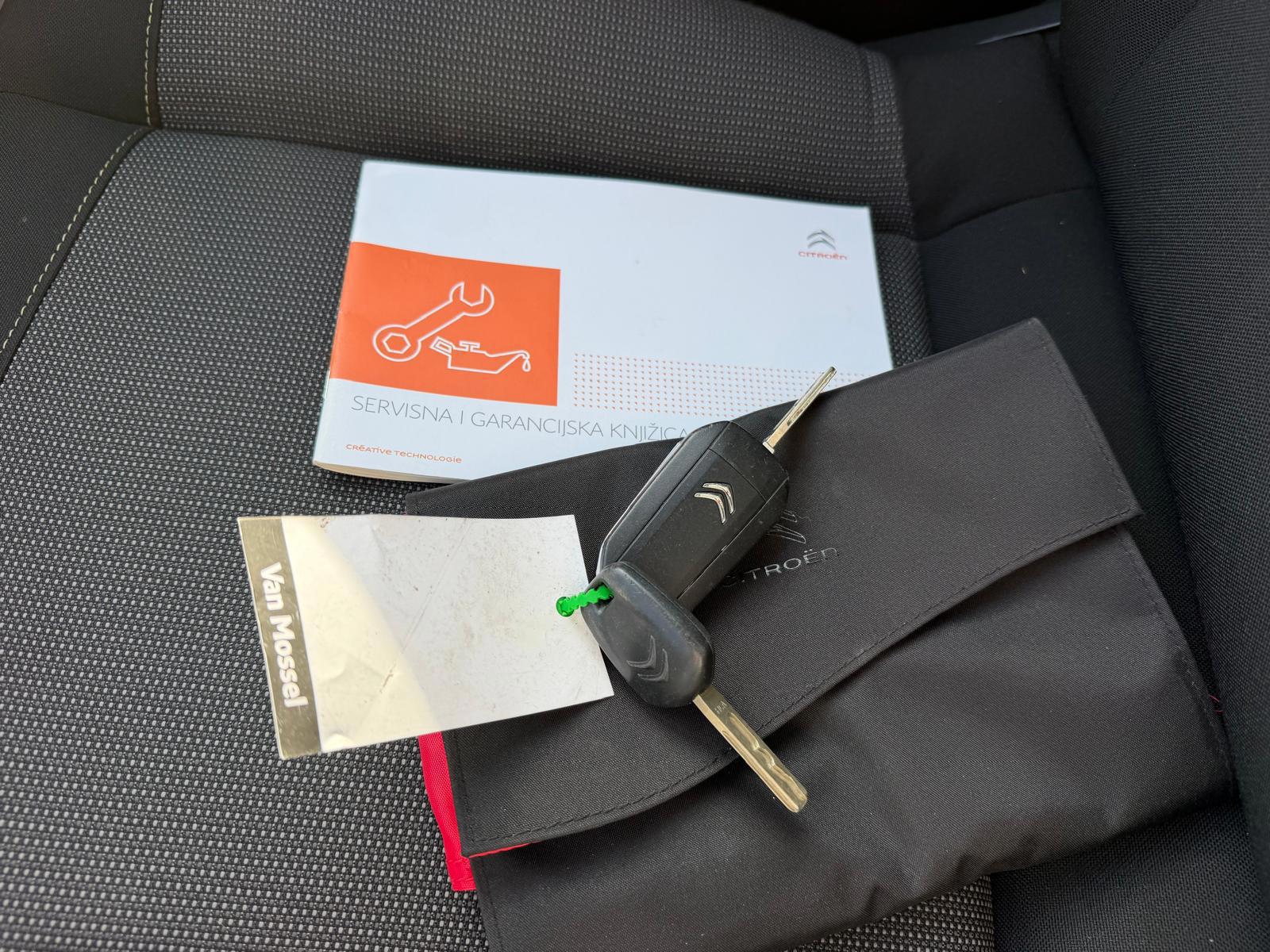Citroen C3 1.2 PureTech ELLE (2018), foto 21