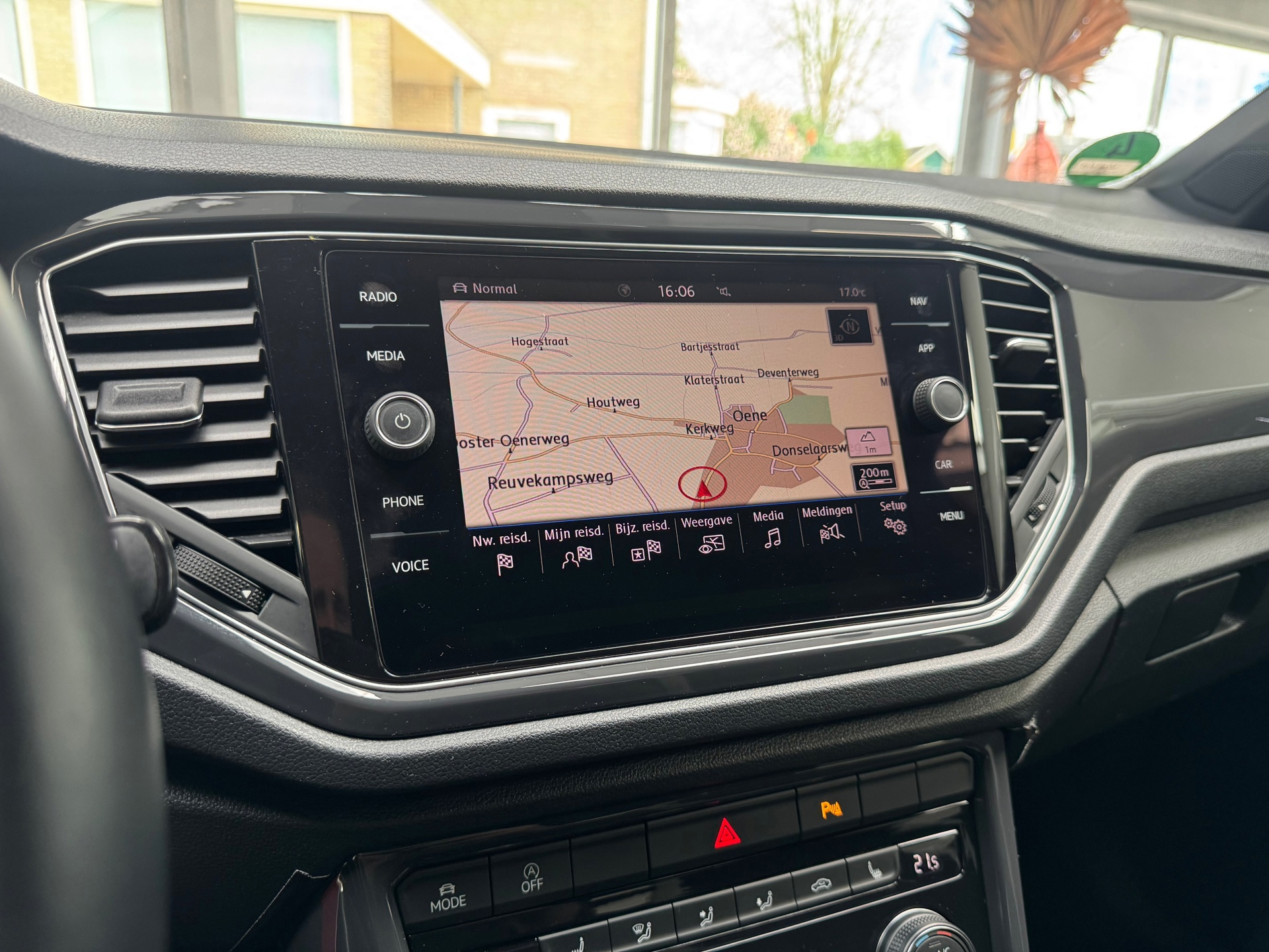 Volkswagen T-Roc 1.5 TSI Sport (2018), foto 11